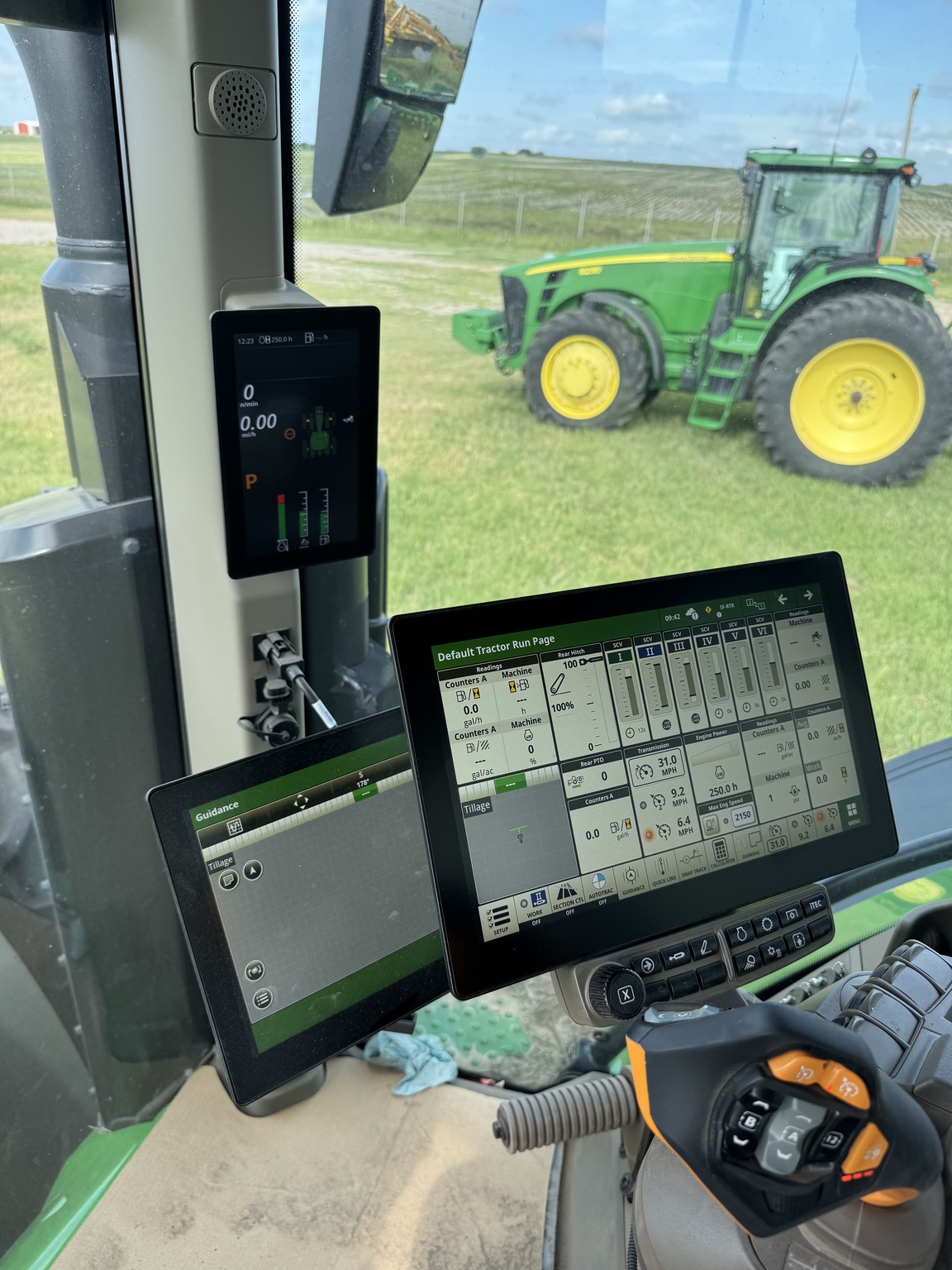  2024 John Deere 8R 370 at LandMark in Hebron, NE