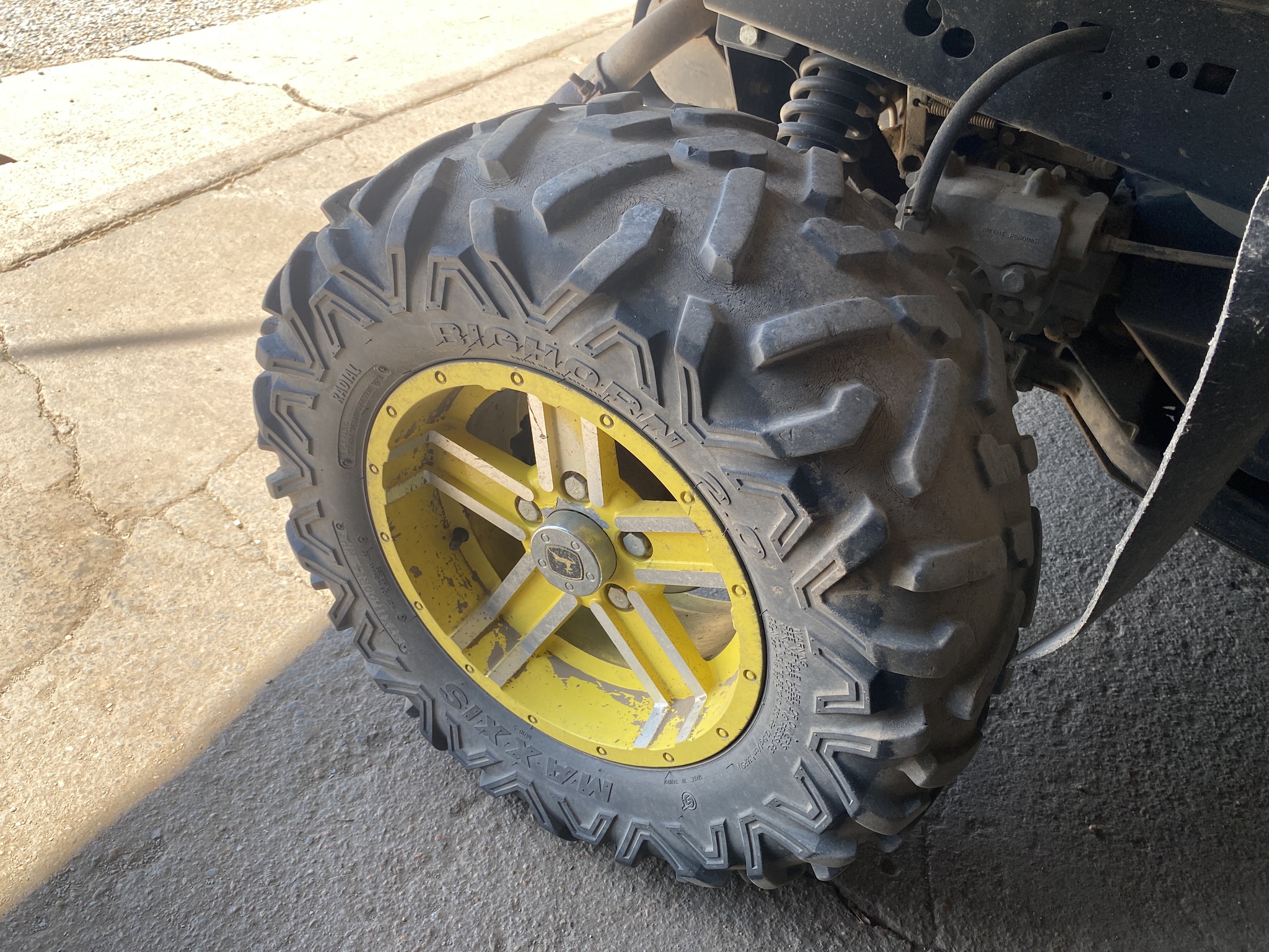  2011 John Deere XUV 825I GREEN at LandMark in Superior, NE