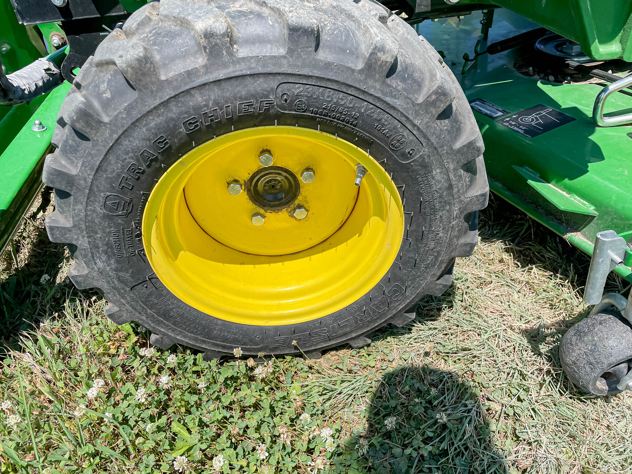  2023 John Deere 2025R at LandMark in Beatrice, NE