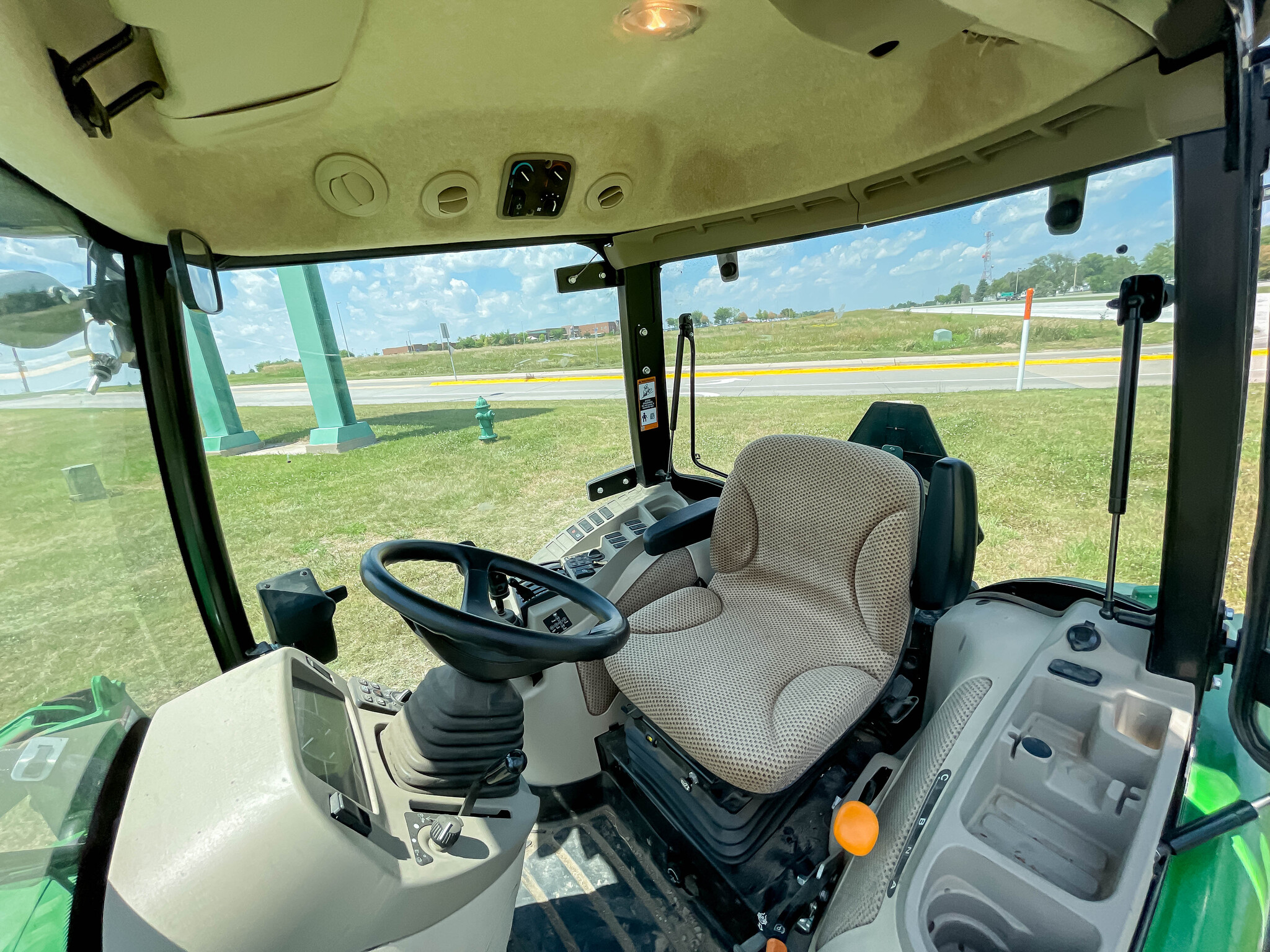  2022 John Deere 4052R at LandMark in Beatrice, NE