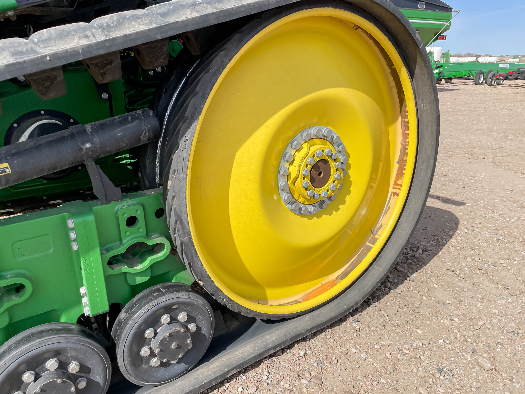  2022 John Deere 8RT 370 at LandMark in Minden, NE