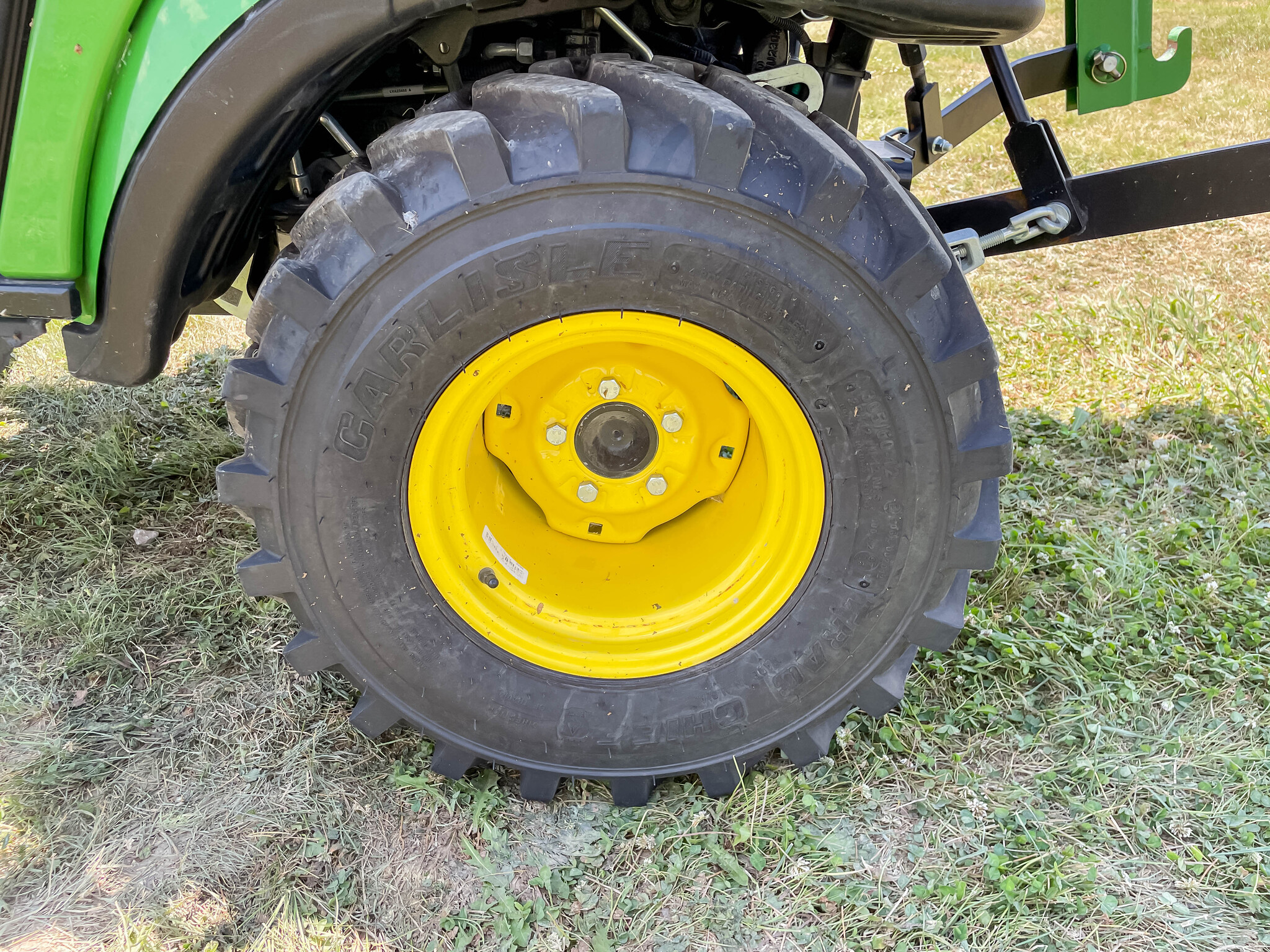  2022 John Deere 1025R at LandMark in Hastings, NE