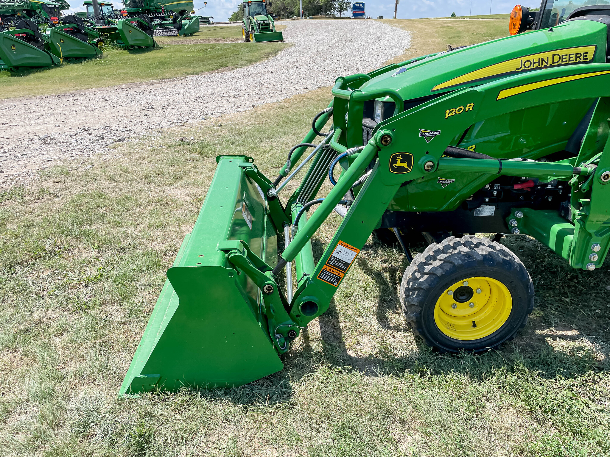  2022 John Deere 1025R at LandMark in Hastings, NE