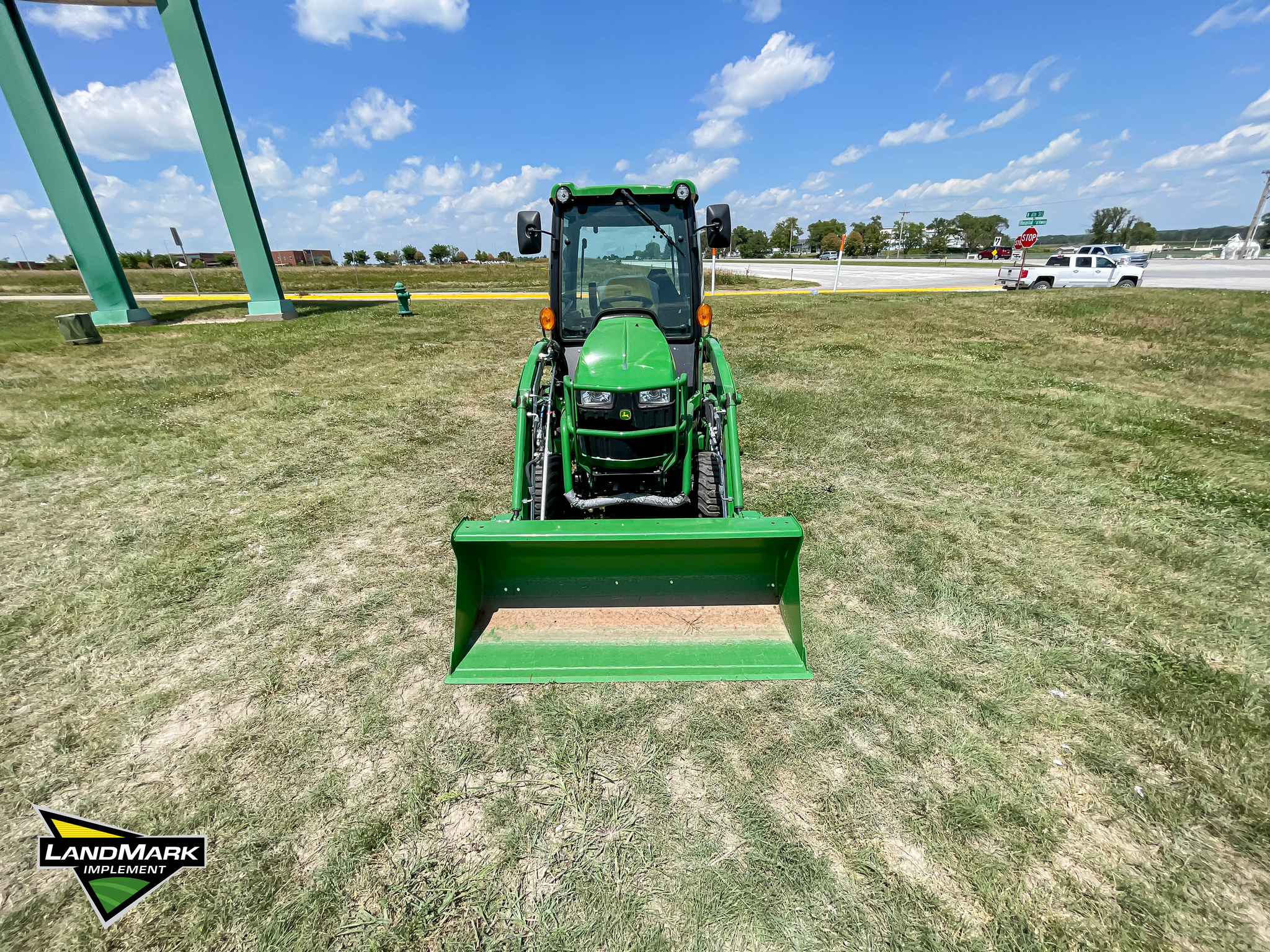  2022 John Deere 1025R at LandMark in Hastings, NE