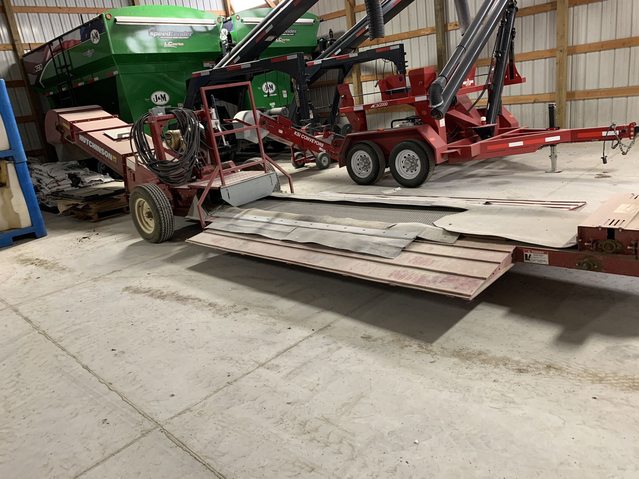   Hutchinson Mayrath Drive Over Belt Conveyor at LandMark in Hebron, NE