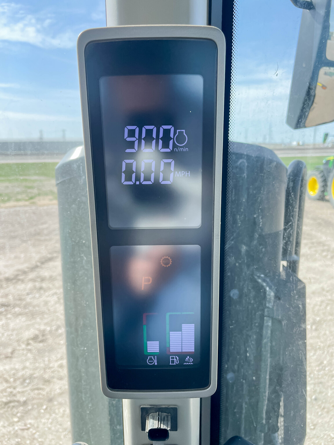  2022 John Deere 8RT 370 at LandMark in Minden, NE