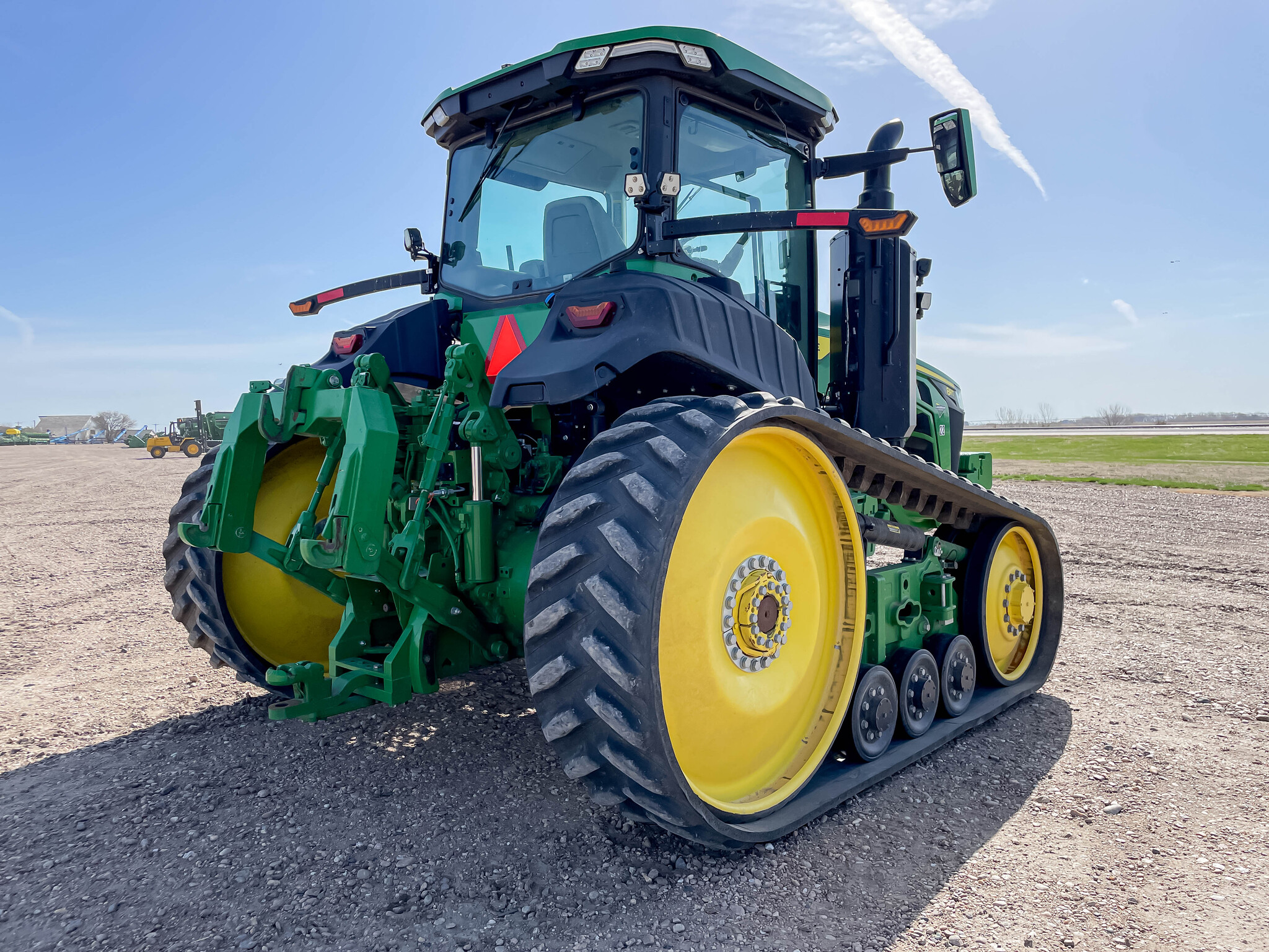  2022 John Deere 8RT 370 at LandMark in Minden, NE