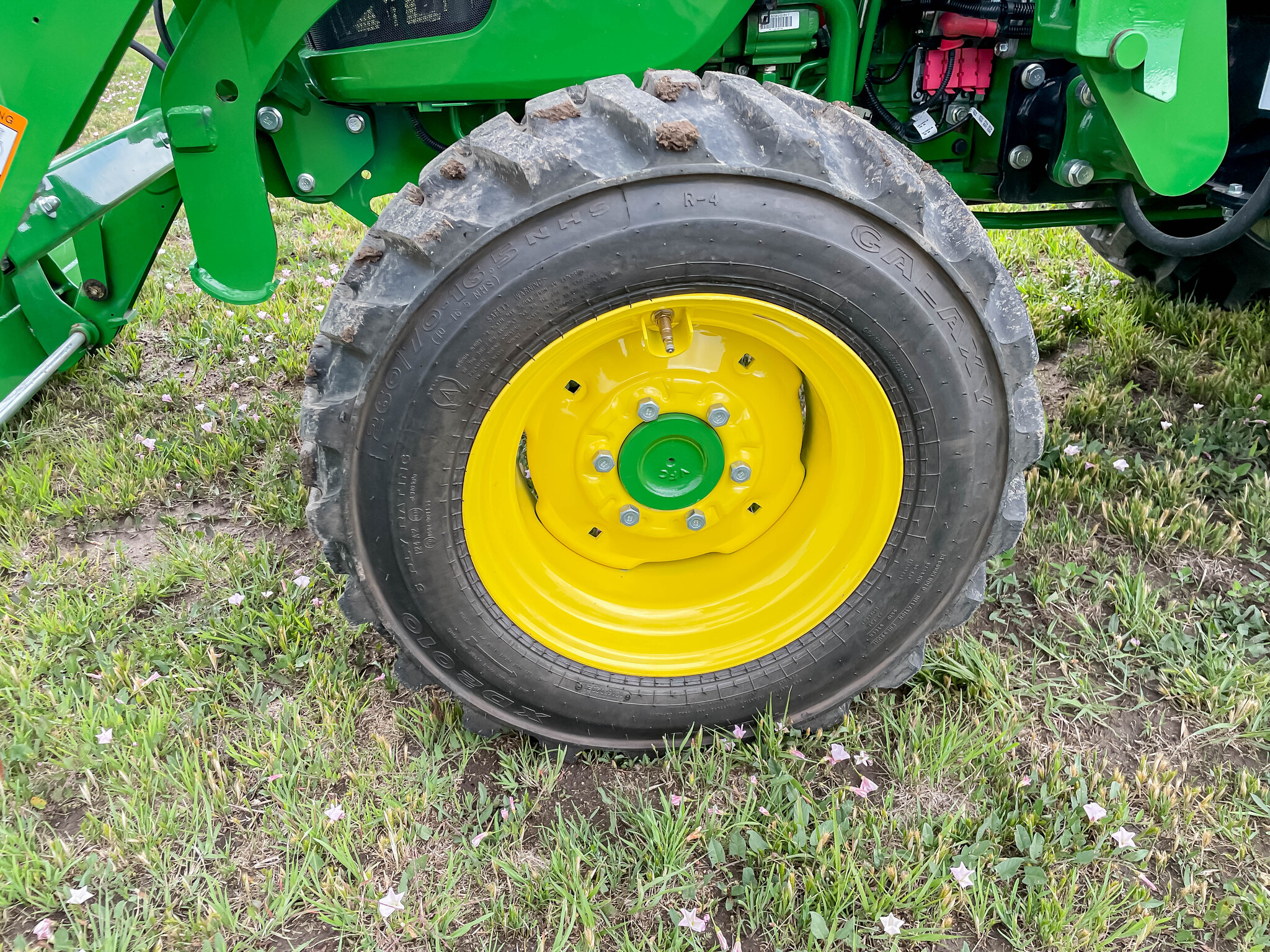  2022 John Deere 4052R at LandMark in Red Cloud, NE