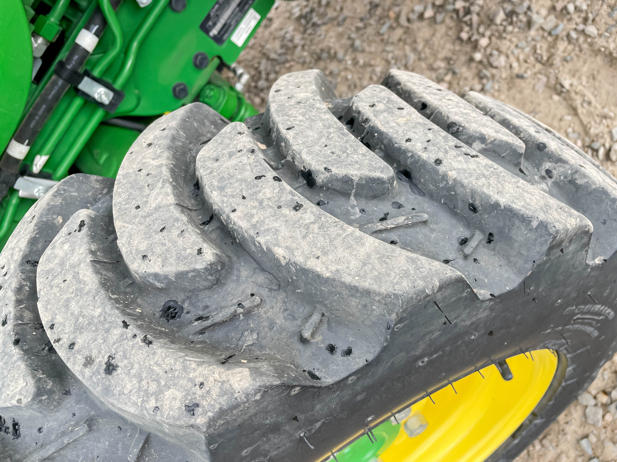  2022 John Deere 3033R at LandMark in Gothenburg, NE