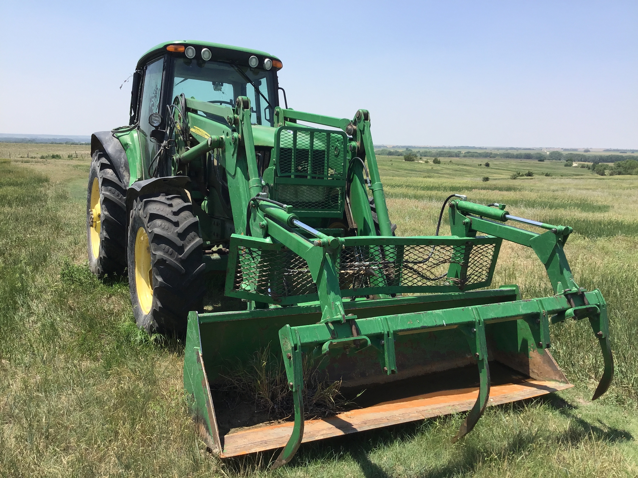  2009 John Deere 7330 at LandMark in Smith Center, KS