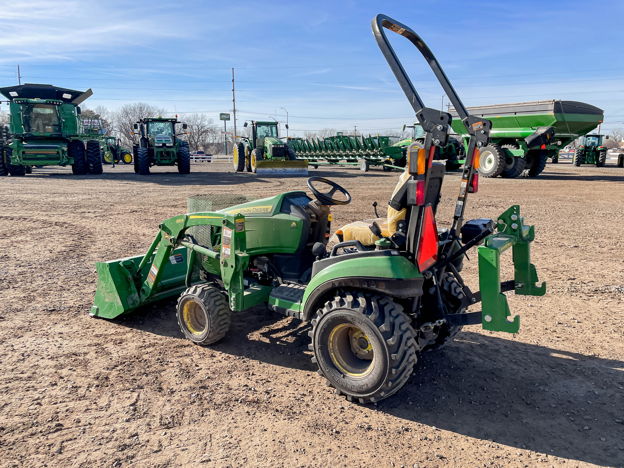  2022 John Deere 1025R at LandMark in Gothenburg, NE