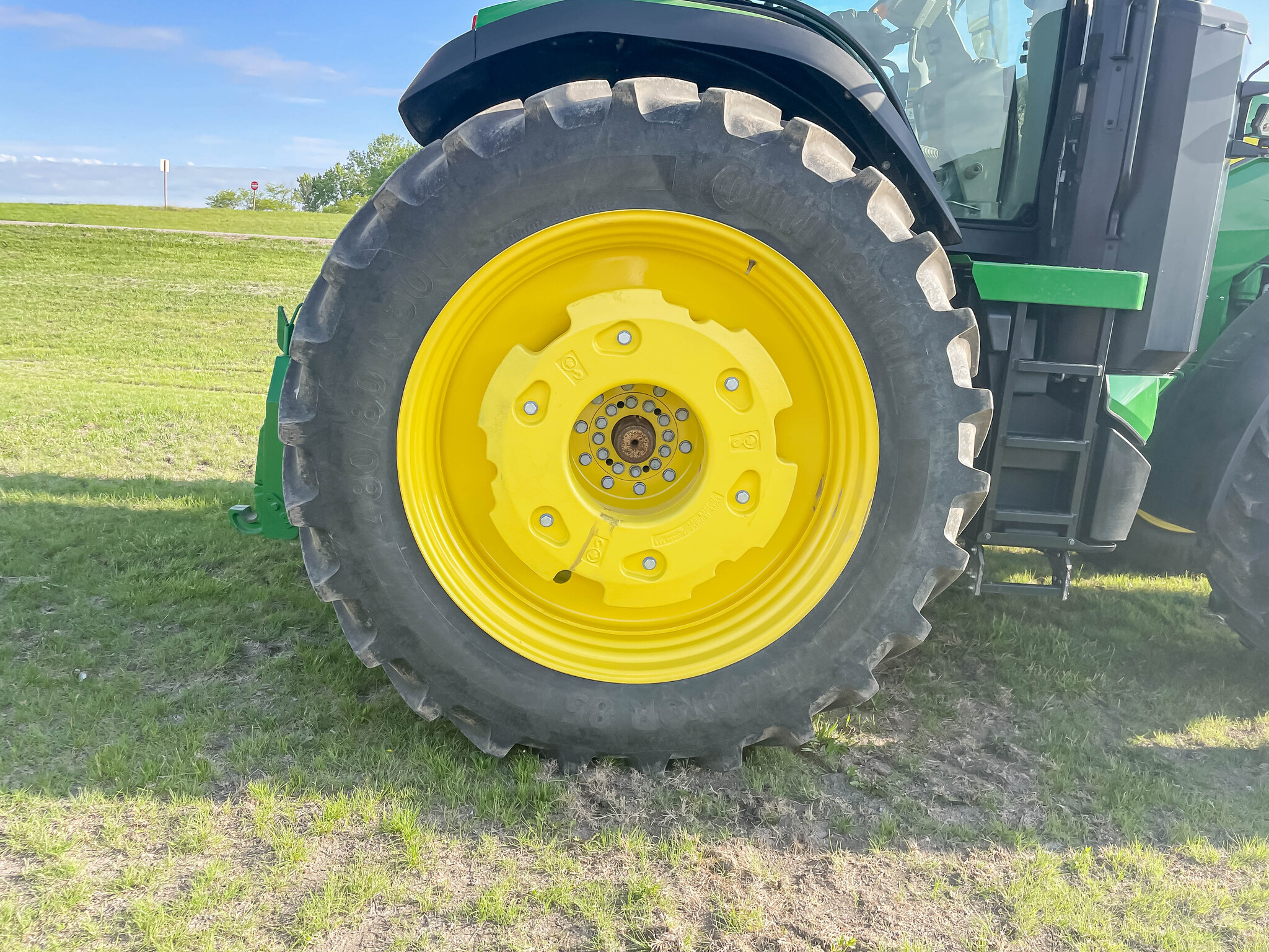  2023 John Deere 8R 370 at LandMark in Hastings, NE