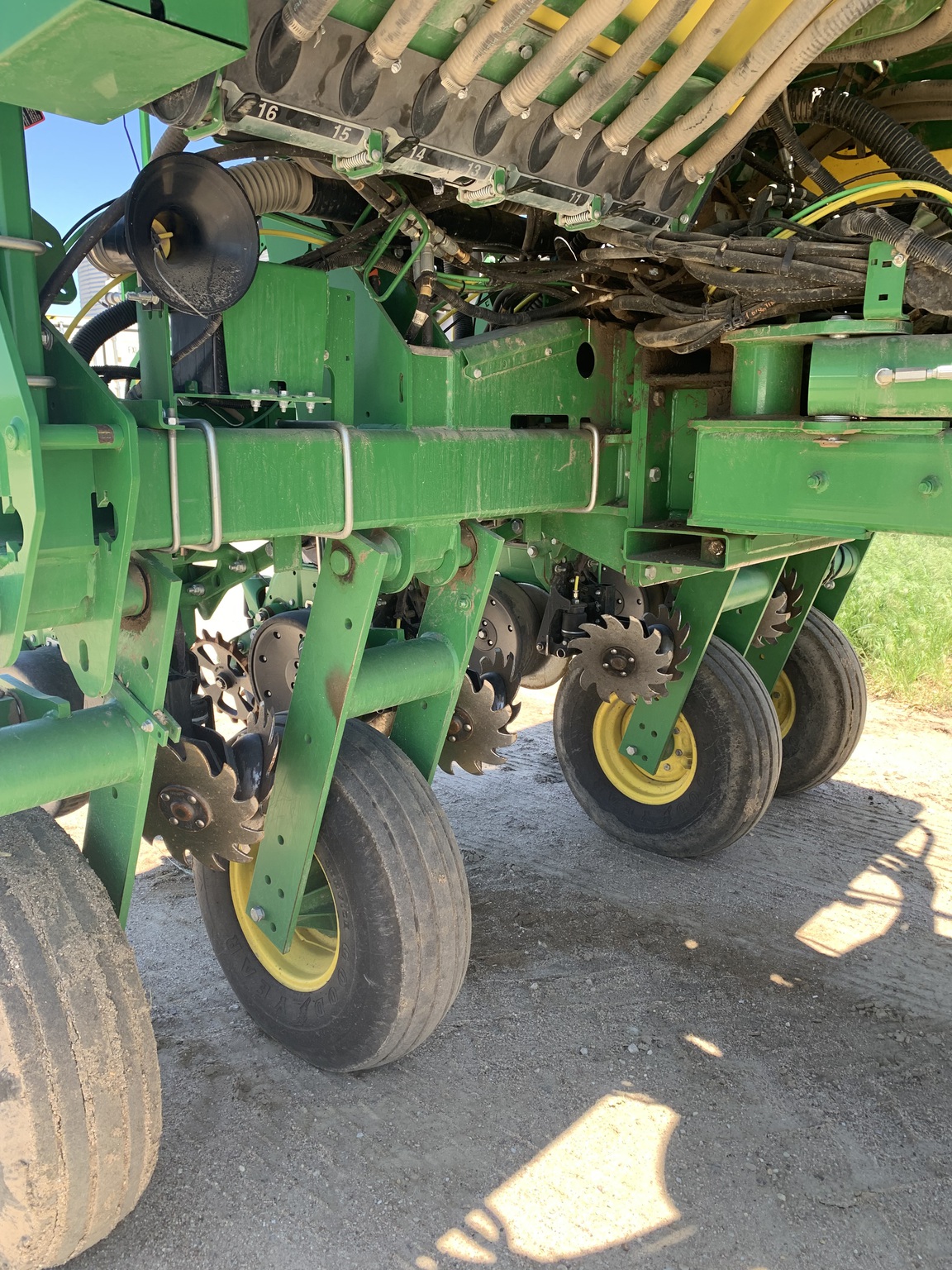  2017 John Deere 1775NT at LandMark in Arapahoe, NE