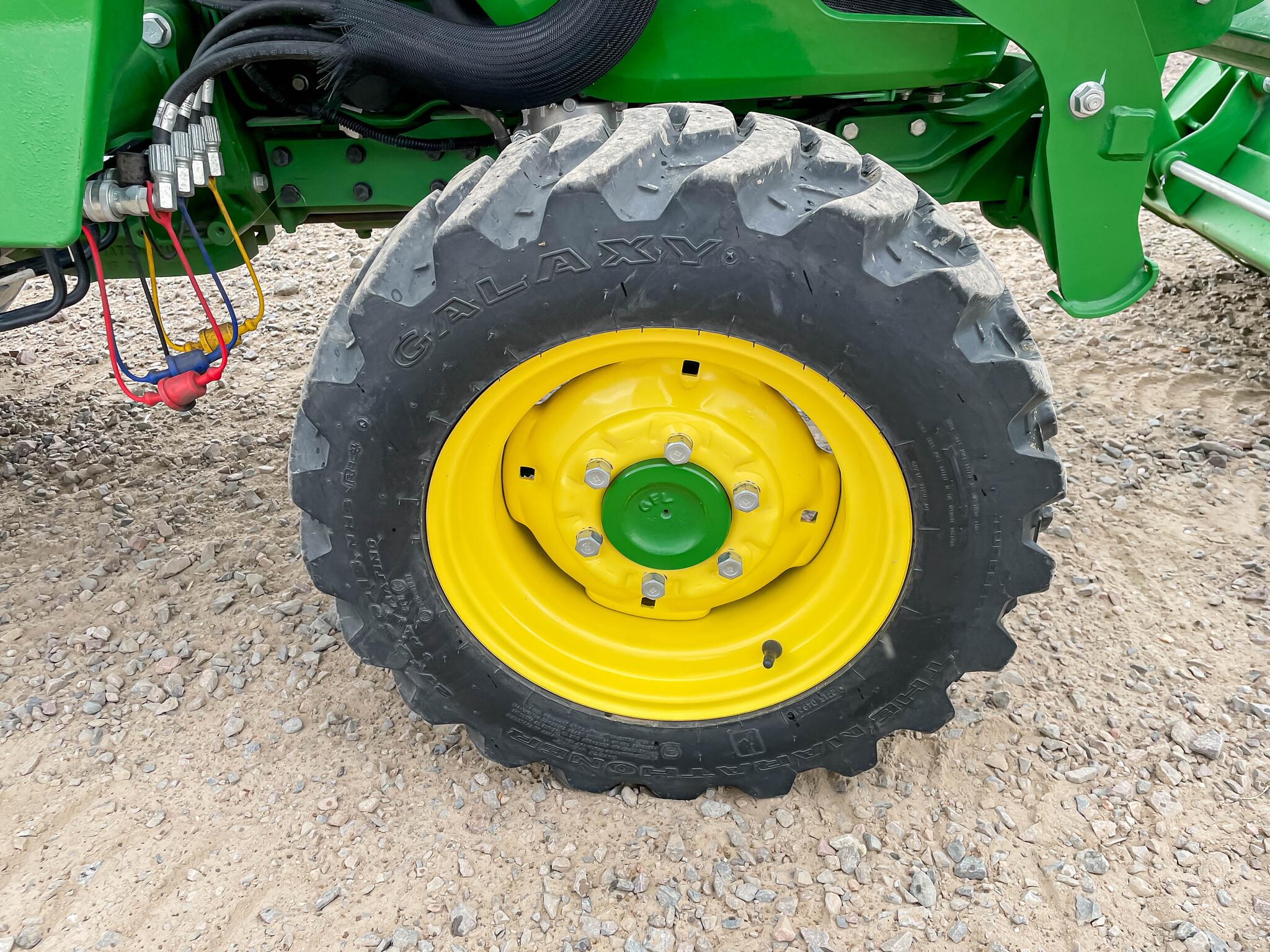  2022 John Deere 3033R at LandMark in Gothenburg, NE