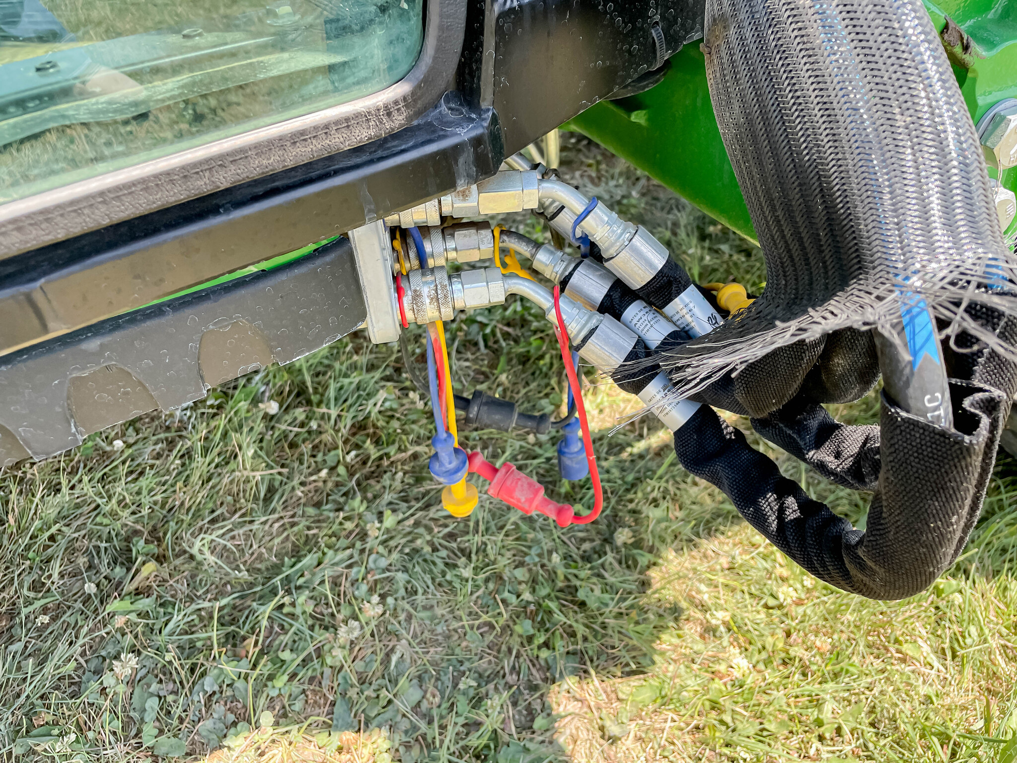  2022 John Deere 1025R at LandMark in Hastings, NE