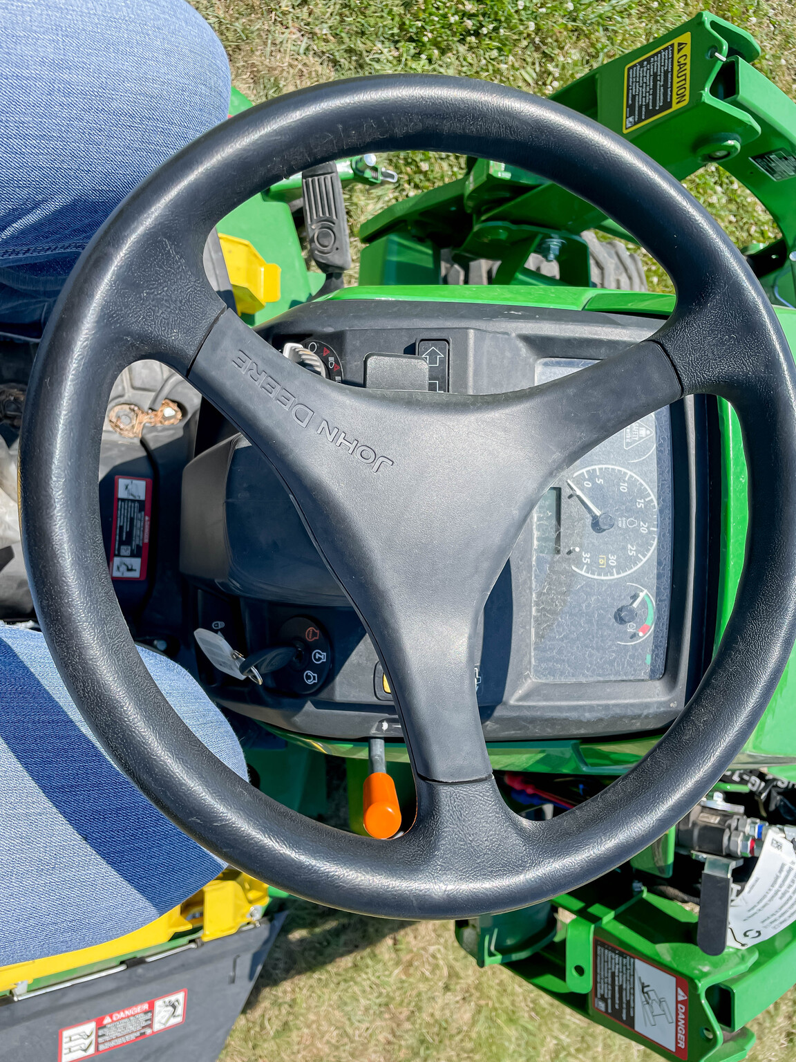  2023 John Deere 2025R at LandMark in Beatrice, NE