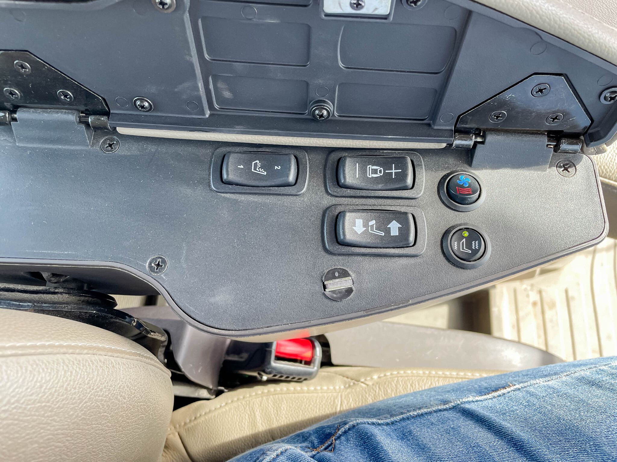  2022 John Deere 8RT 370 at LandMark in Minden, NE