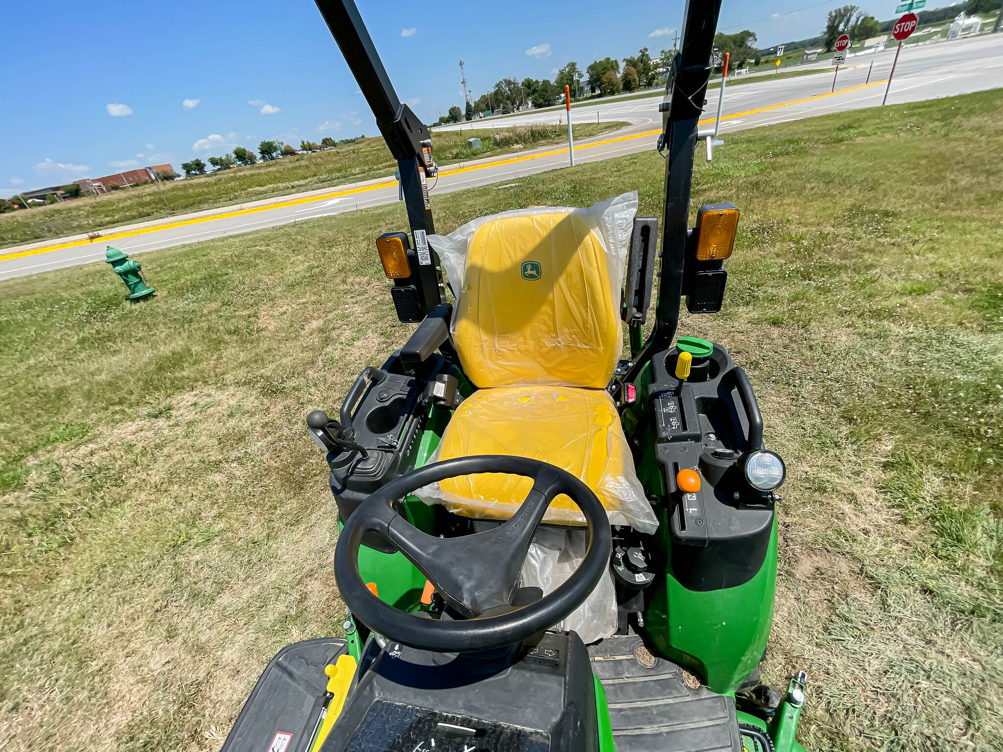  2023 John Deere 2025R at LandMark in Beatrice, NE
