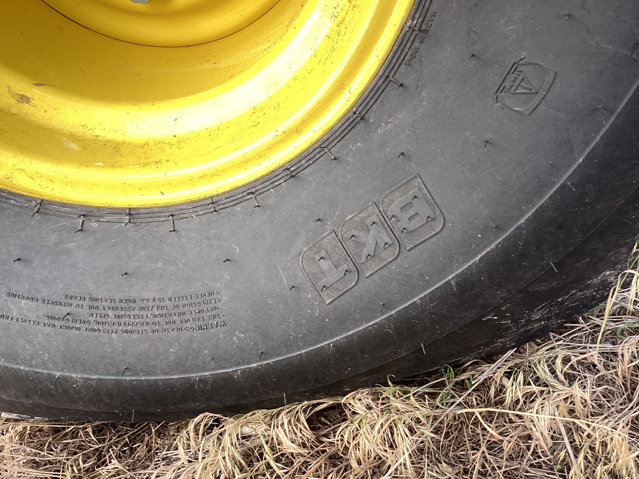  2024 John Deere 561R at LandMark in Hastings, NE