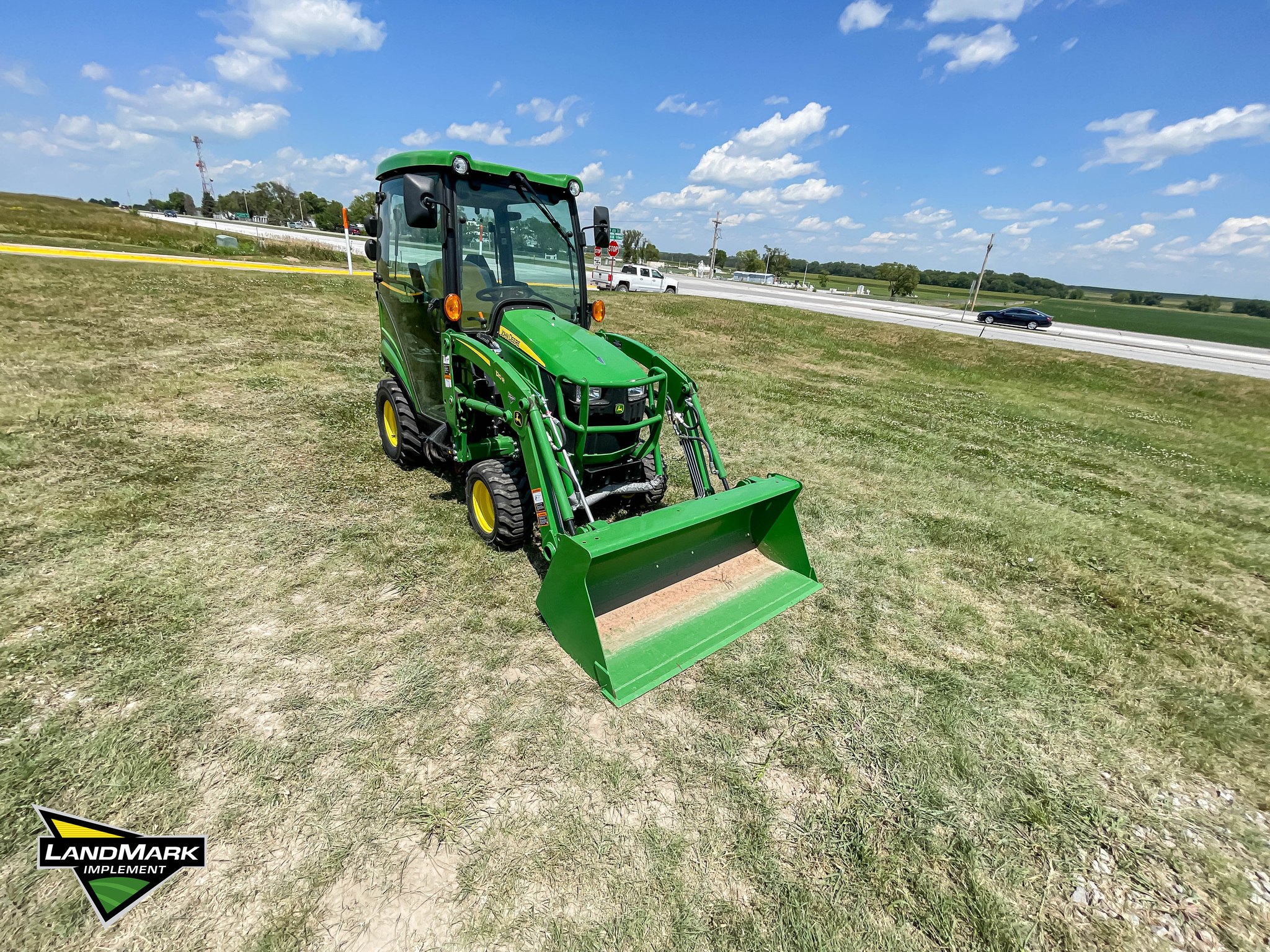  2022 John Deere 1025R at LandMark in Hastings, NE