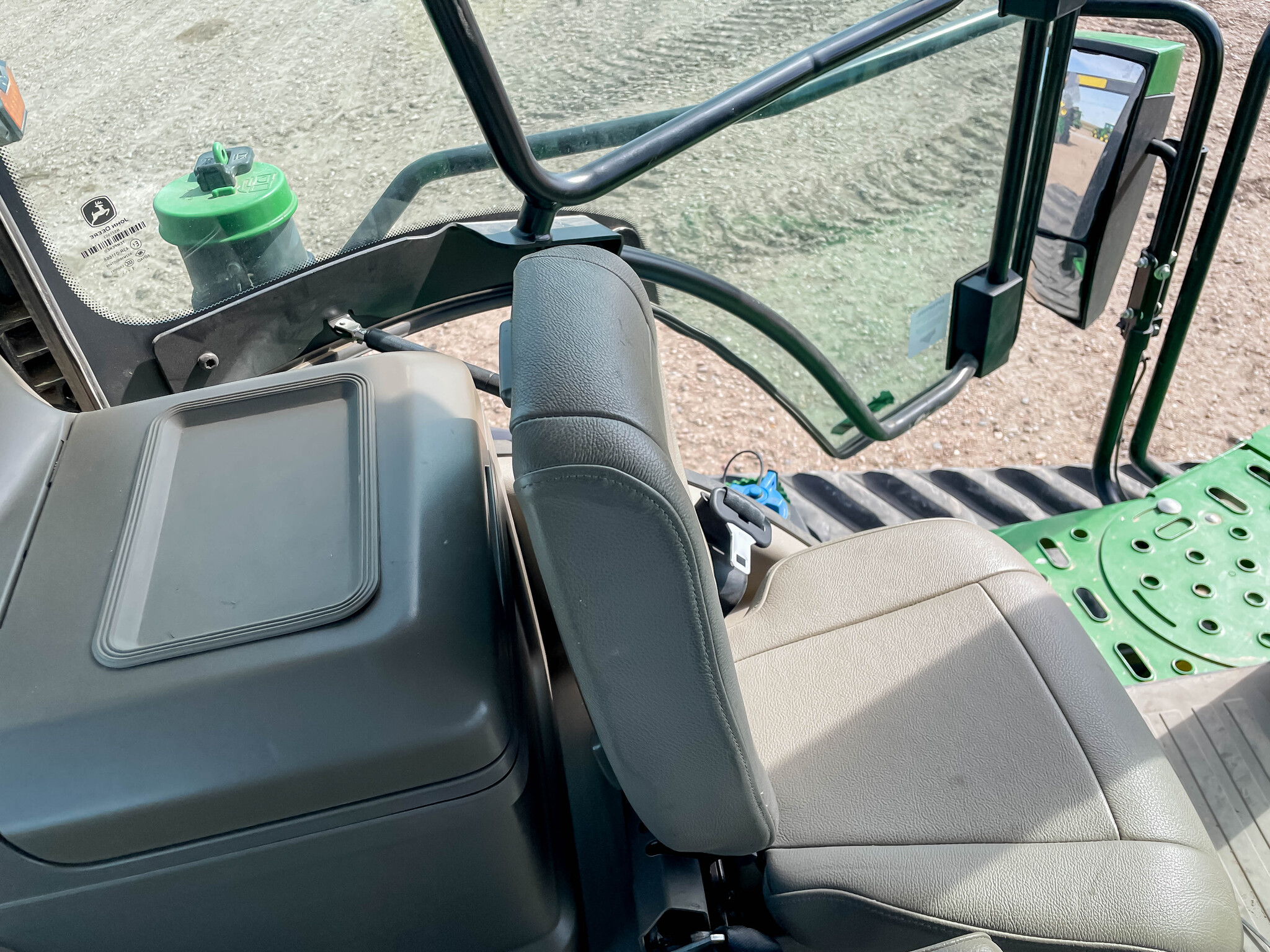  2022 John Deere 8RT 370 at LandMark in Minden, NE