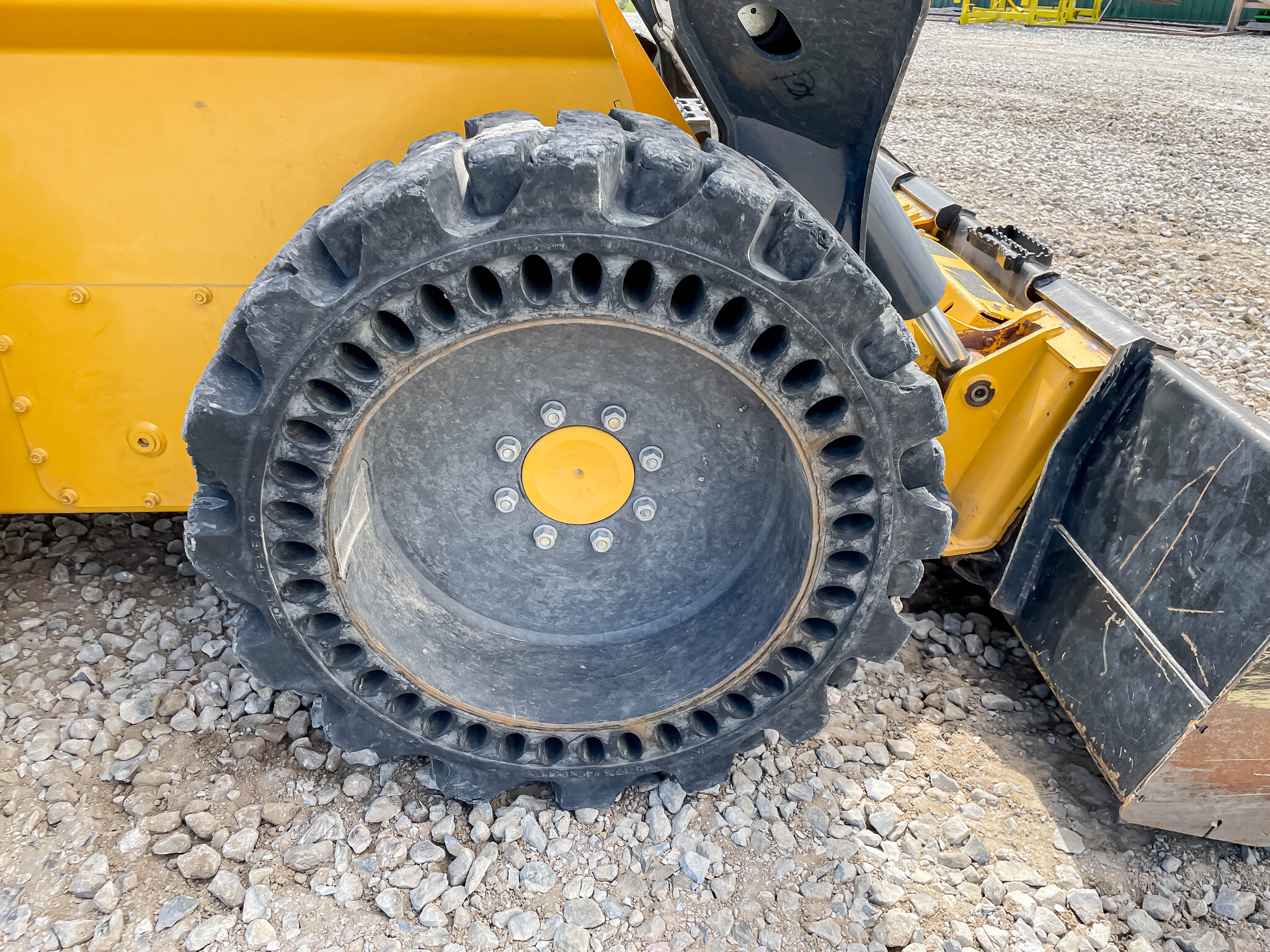  2022 John Deere 332G at LandMark in Superior, NE