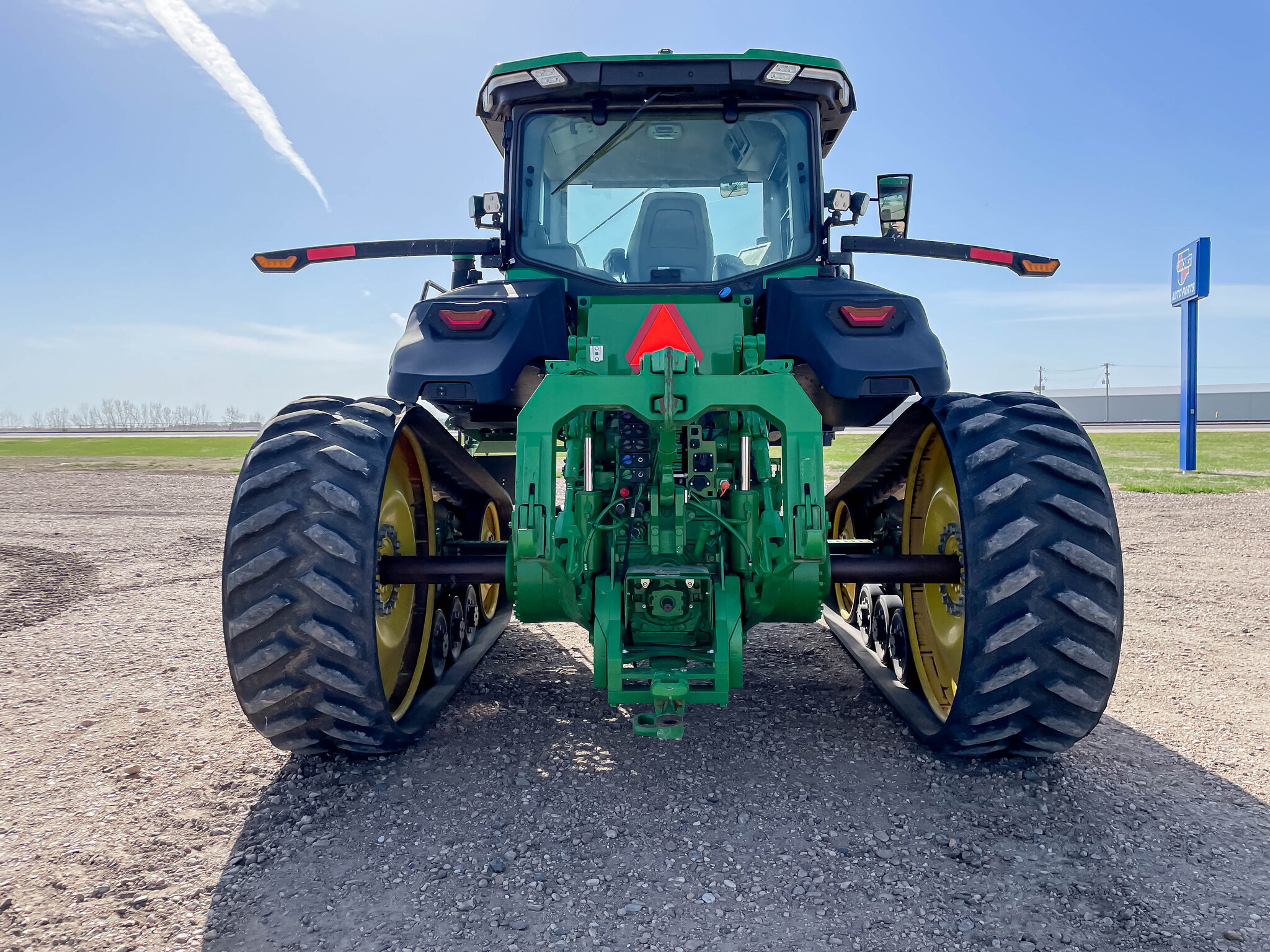 2022 John Deere 8RT 370 at LandMark in Minden, NE