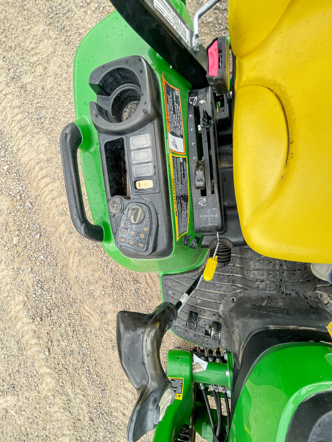  2022 John Deere 3033R at LandMark in Gothenburg, NE