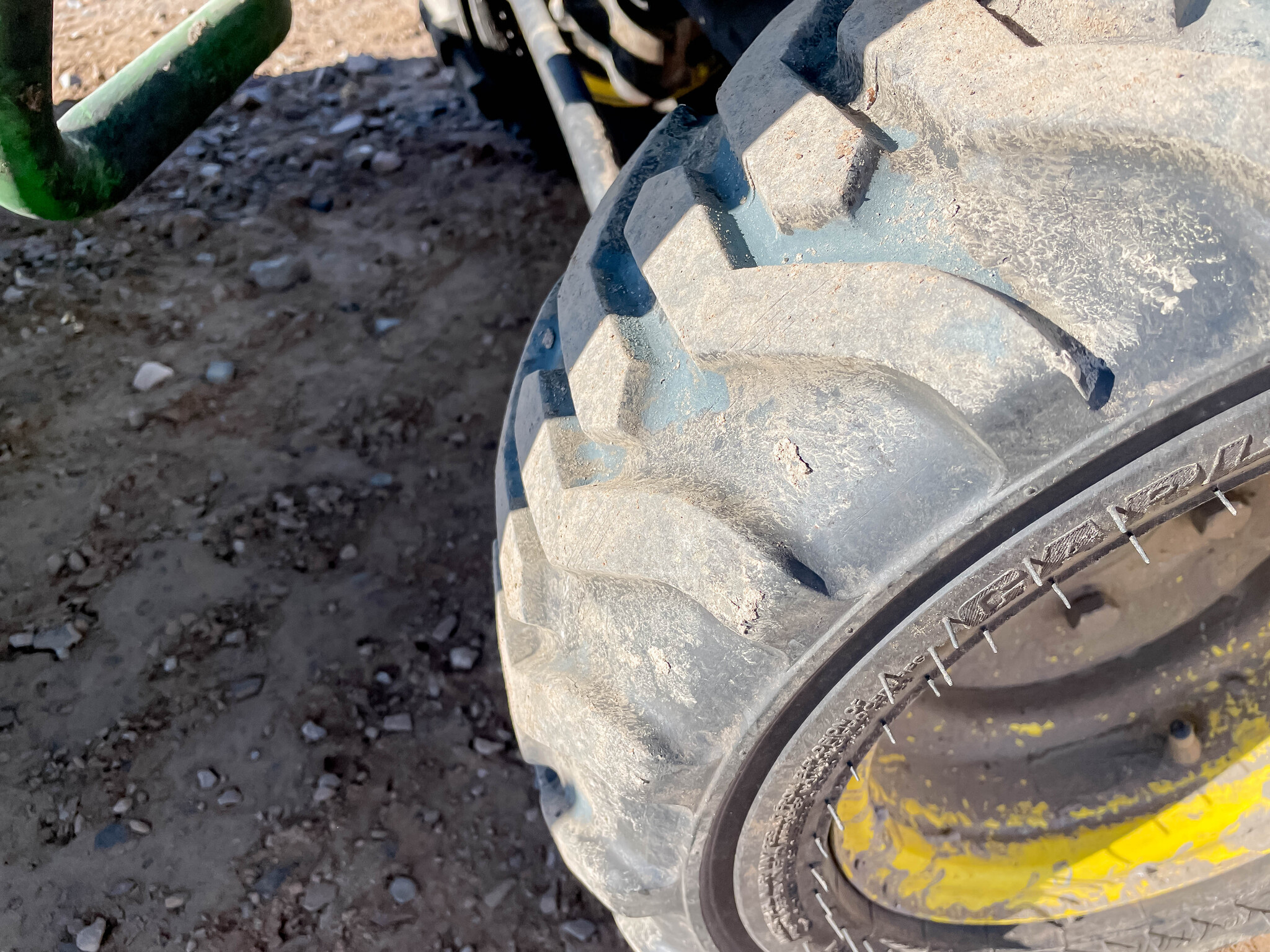  2022 John Deere 1025R at LandMark in Gothenburg, NE