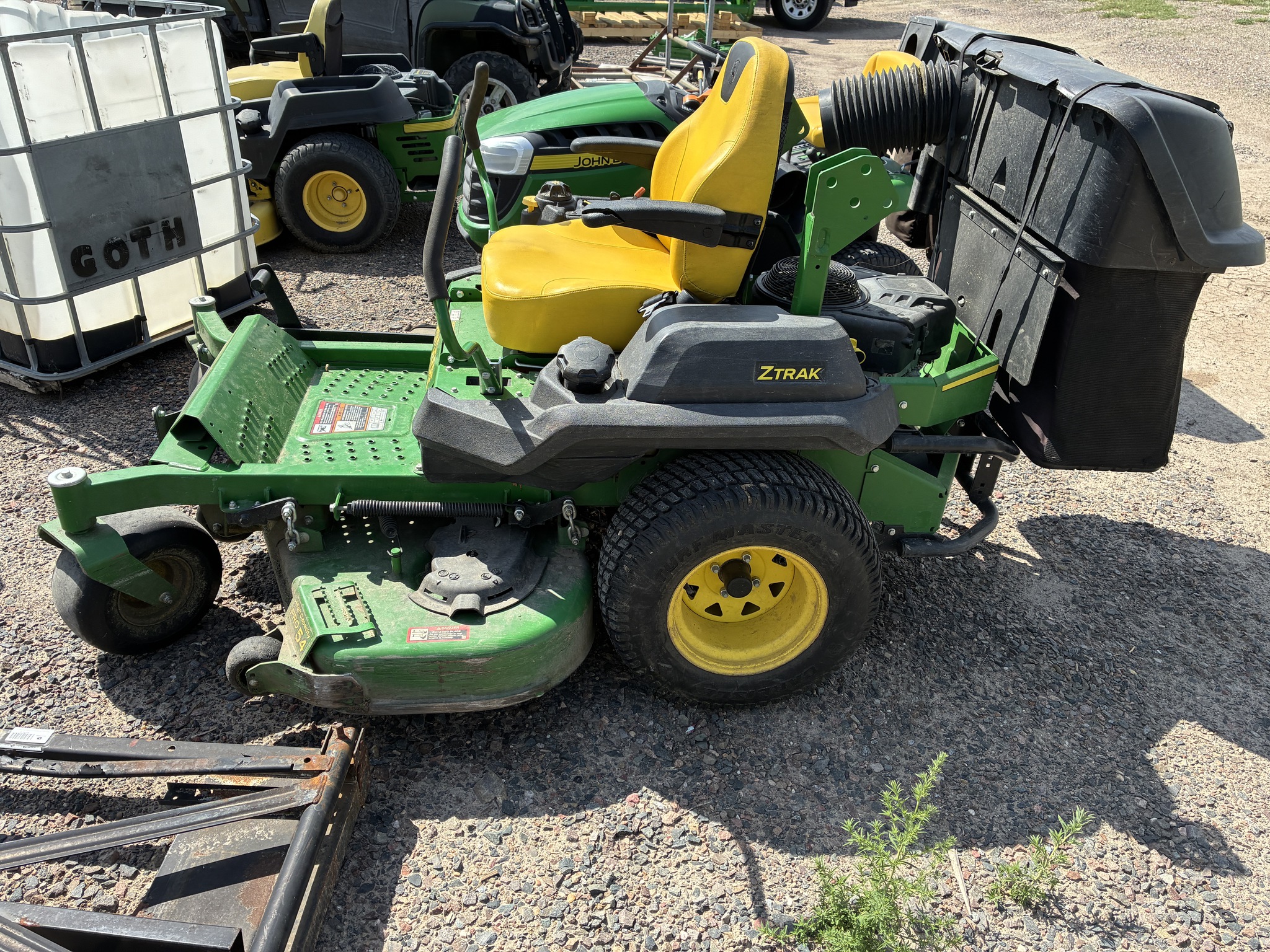  2021 John Deere Z735M at LandMark in Gothenburg, NE