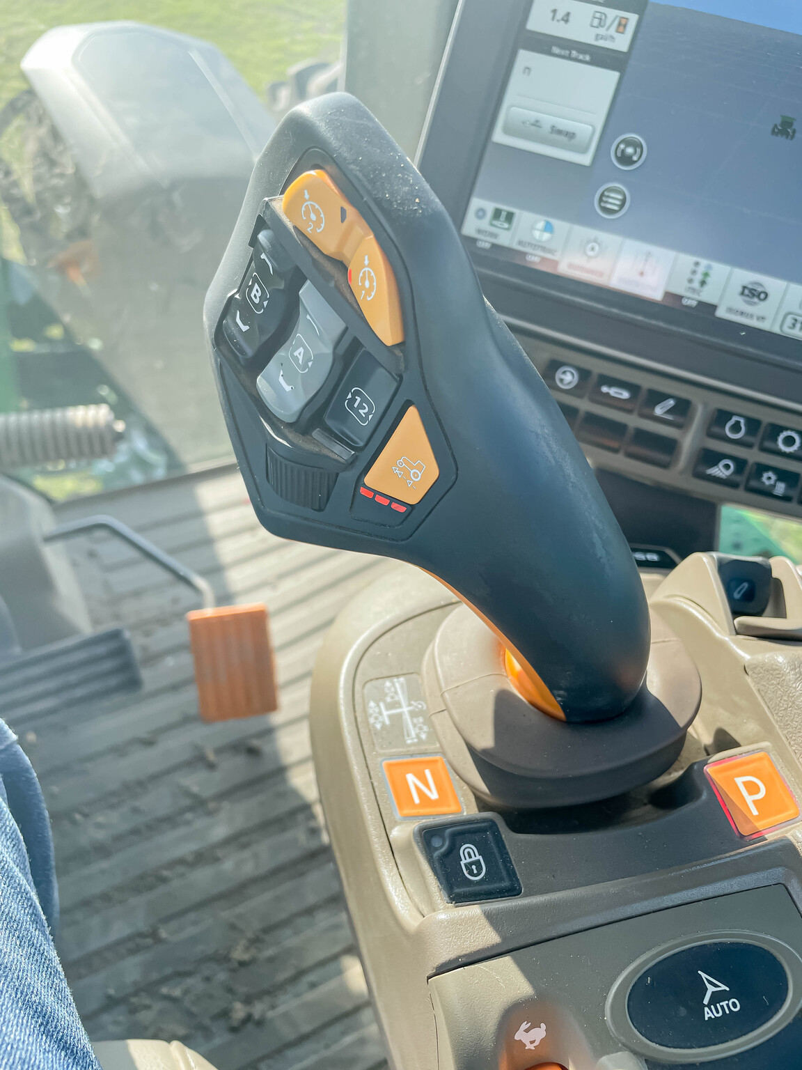  2023 John Deere 8R 370 at LandMark in Hastings, NE