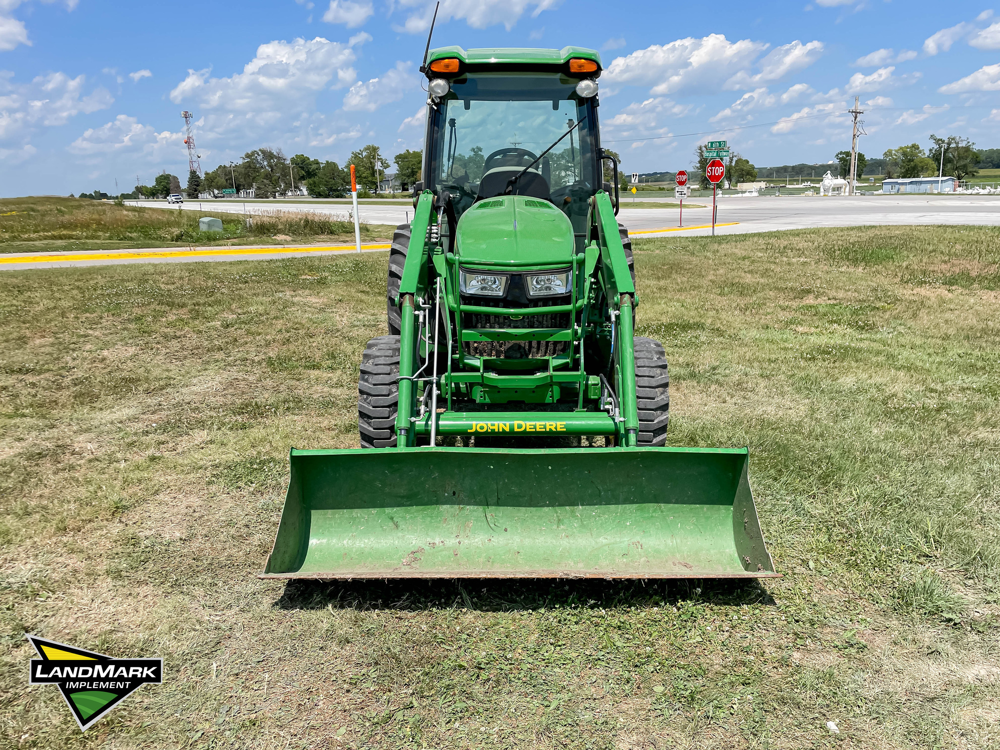  2022 John Deere 4052R at LandMark in Beatrice, NE