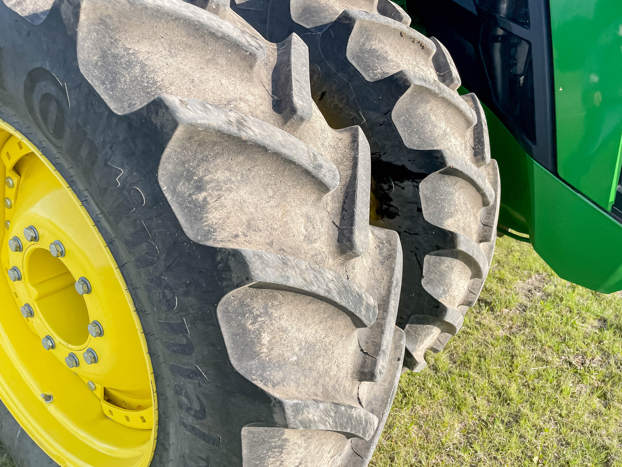  2023 John Deere 8R 370 at LandMark in Hastings, NE