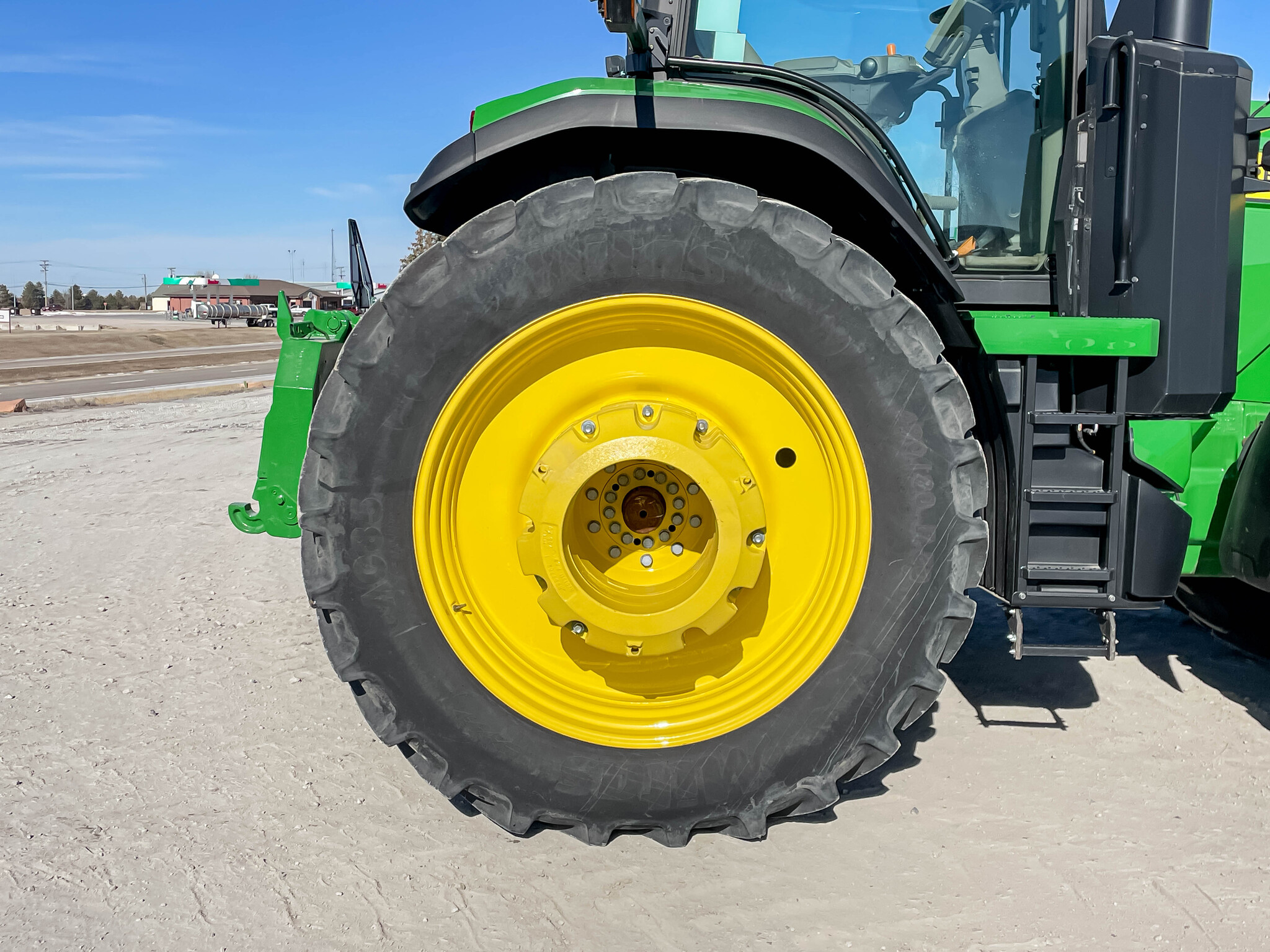  2023 John Deere 8R 370 at LandMark in Hebron, NE