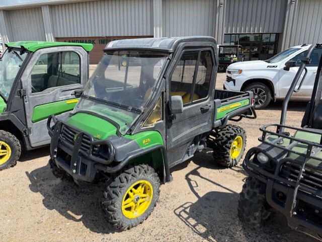  2013 John Deere XUV 825I GREEN at LandMark in Gothenburg, NE