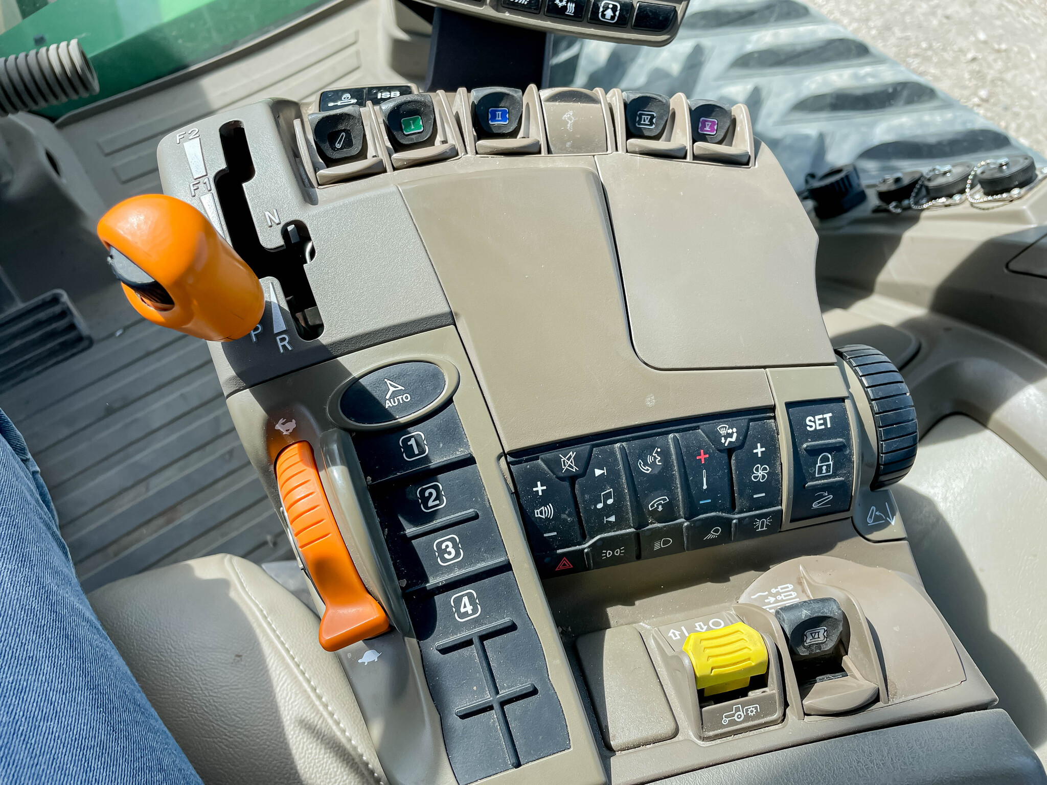  2022 John Deere 8RT 370 at LandMark in Minden, NE