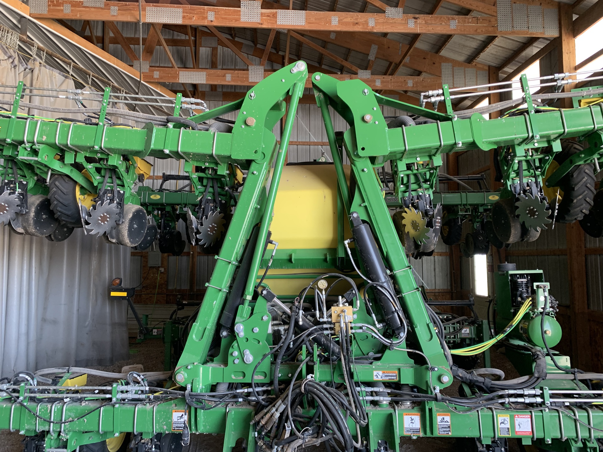  2023 John Deere 1725 CCS at LandMark in Holdrege, NE