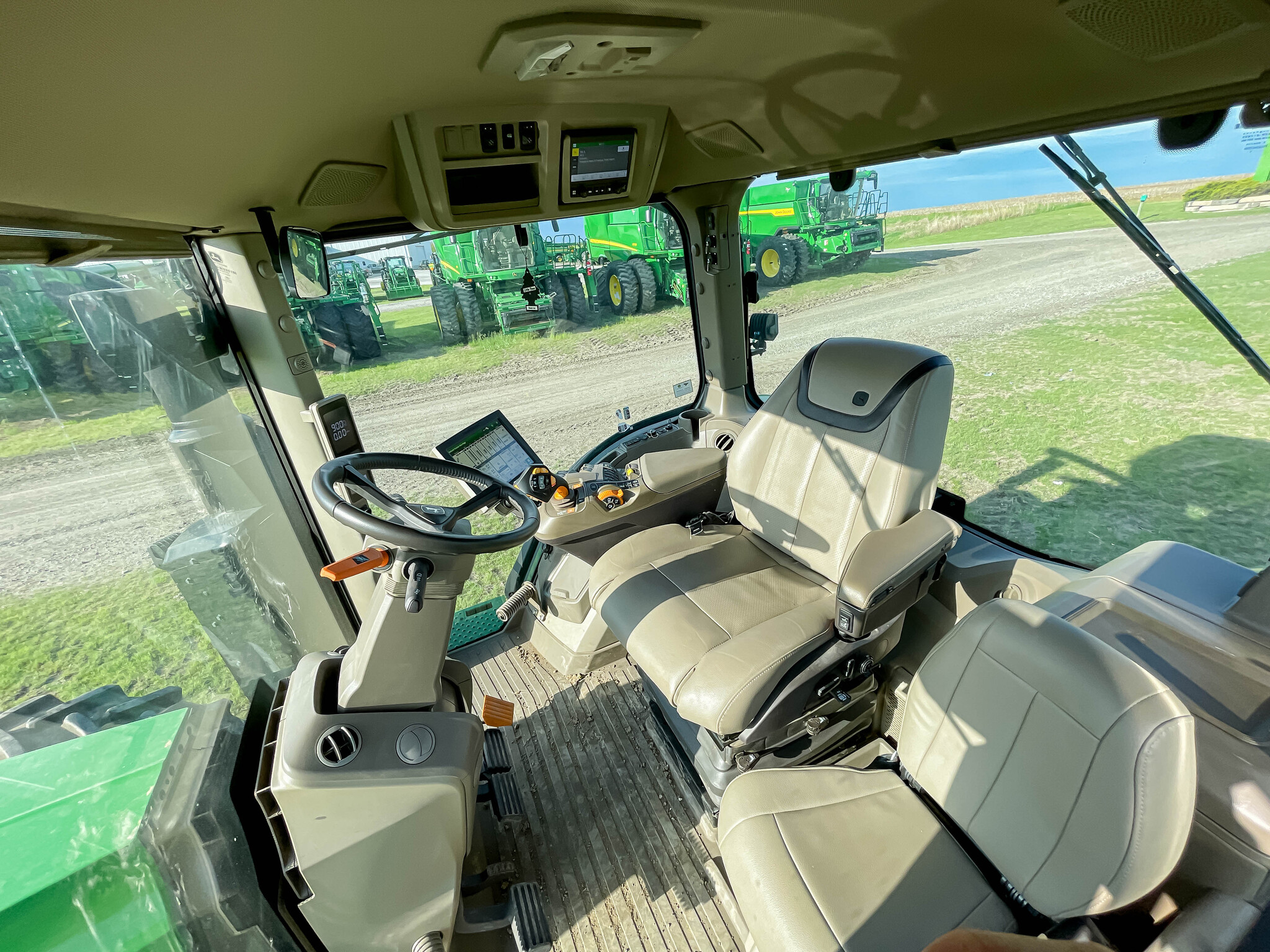  2023 John Deere 8R 370 at LandMark in Hastings, NE