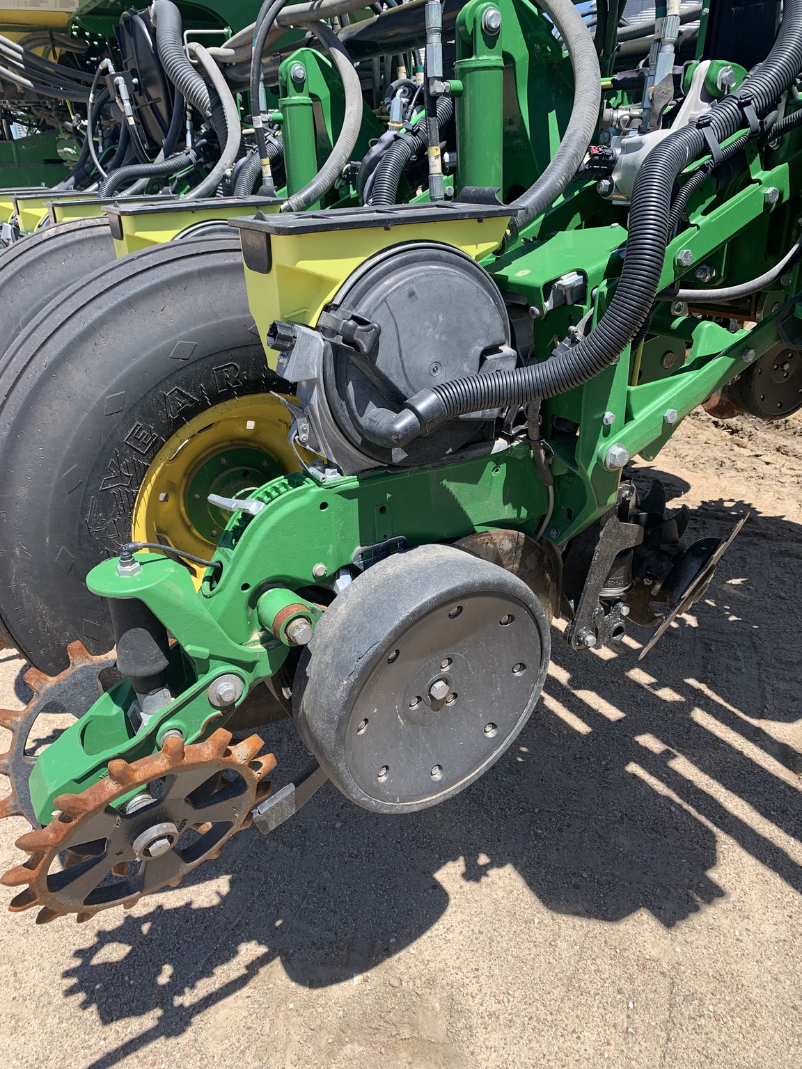  2017 John Deere 1775NT at LandMark in Arapahoe, NE