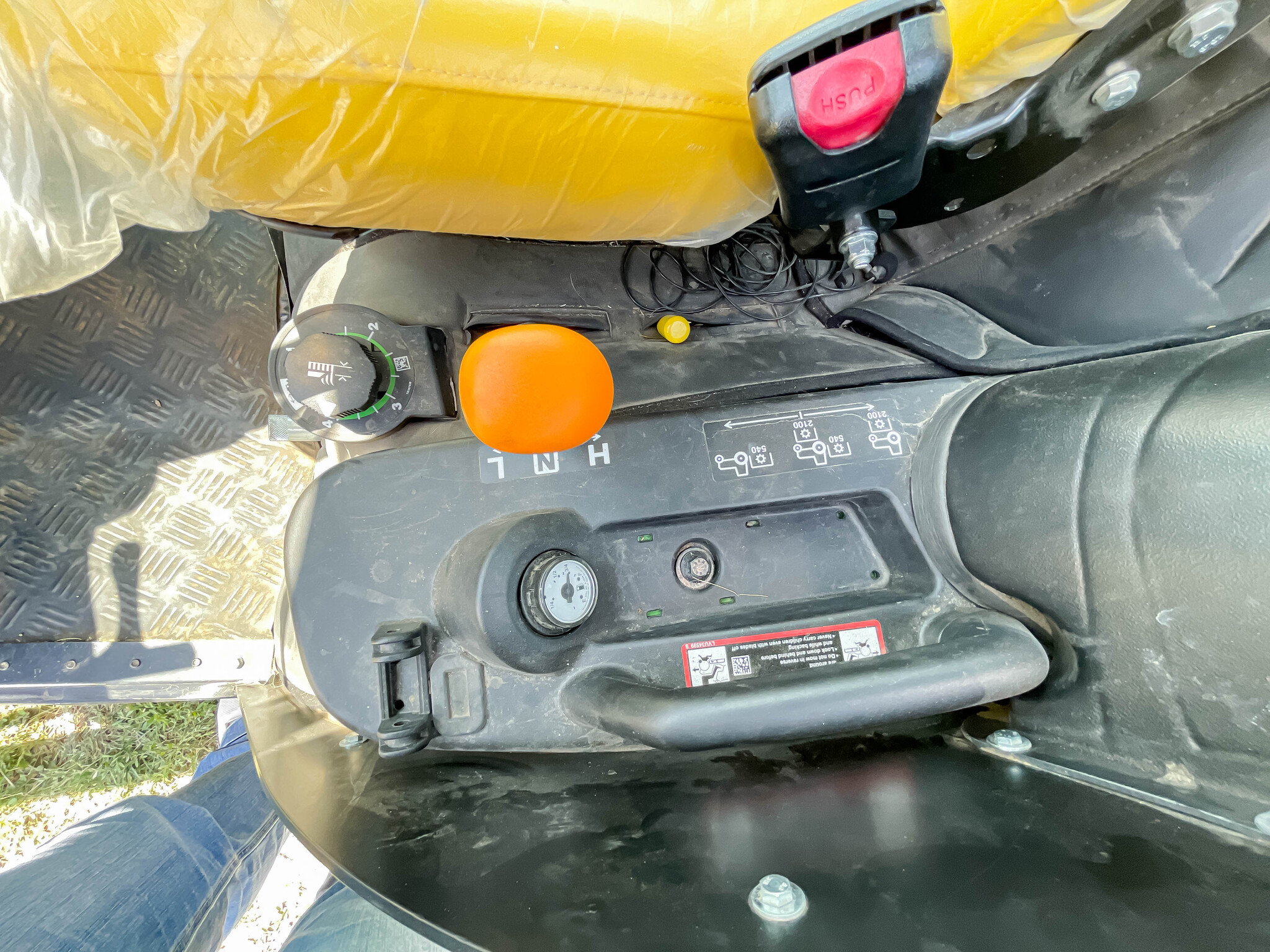  2022 John Deere 1025R at LandMark in Hastings, NE