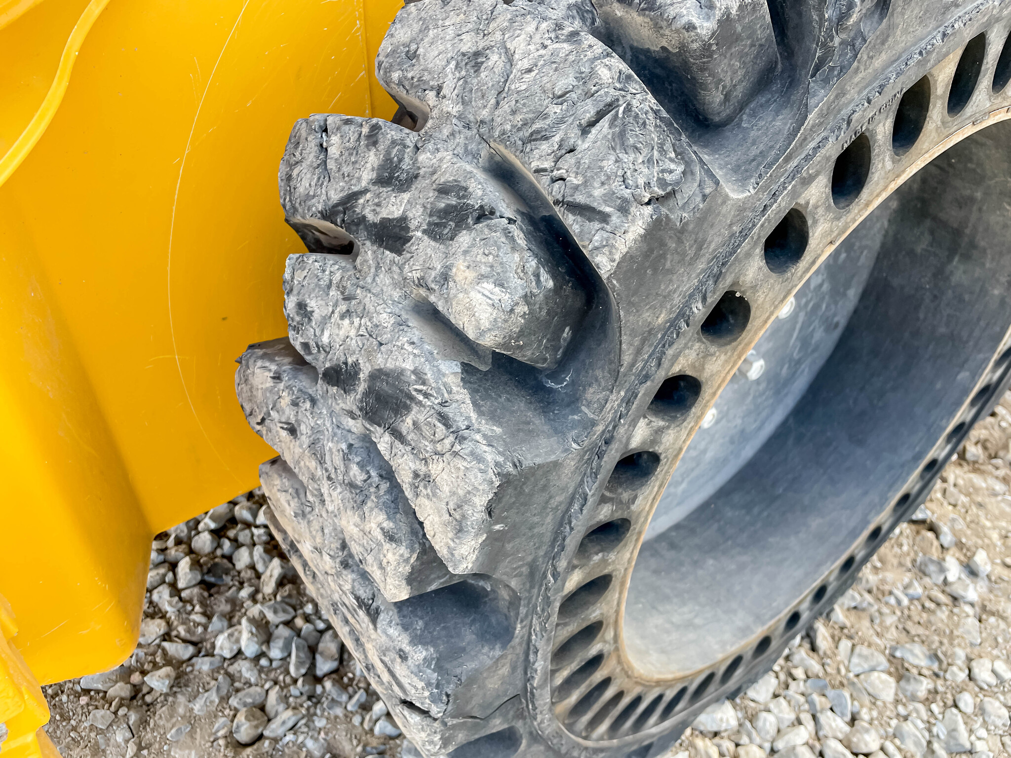  2022 John Deere 332G at LandMark in Superior, NE