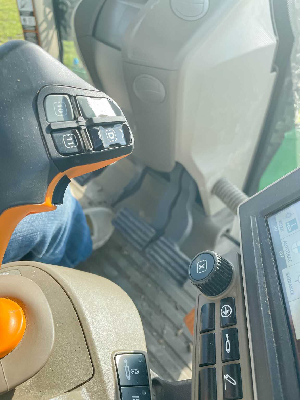  2023 John Deere 8R 370 at LandMark in Hastings, NE