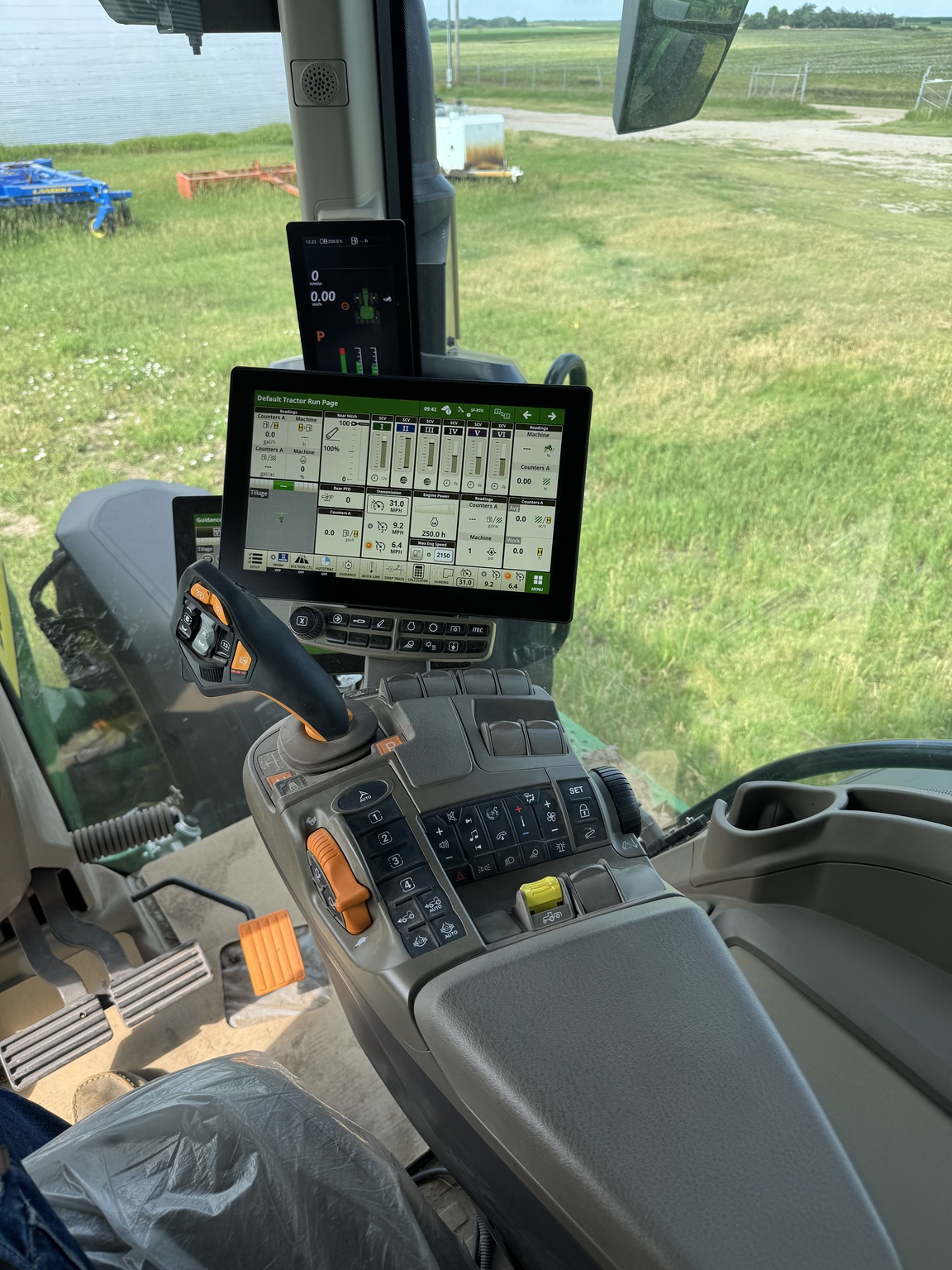  2024 John Deere 8R 370 at LandMark in Hebron, NE