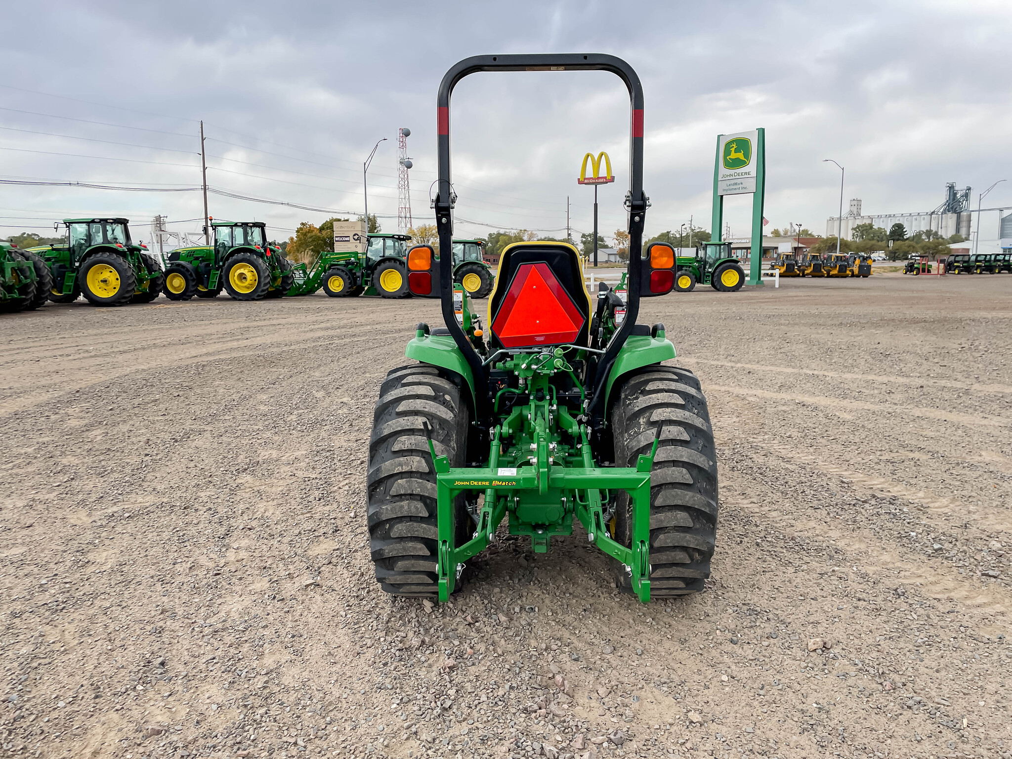  2022 John Deere 3033R at LandMark in Gothenburg, NE