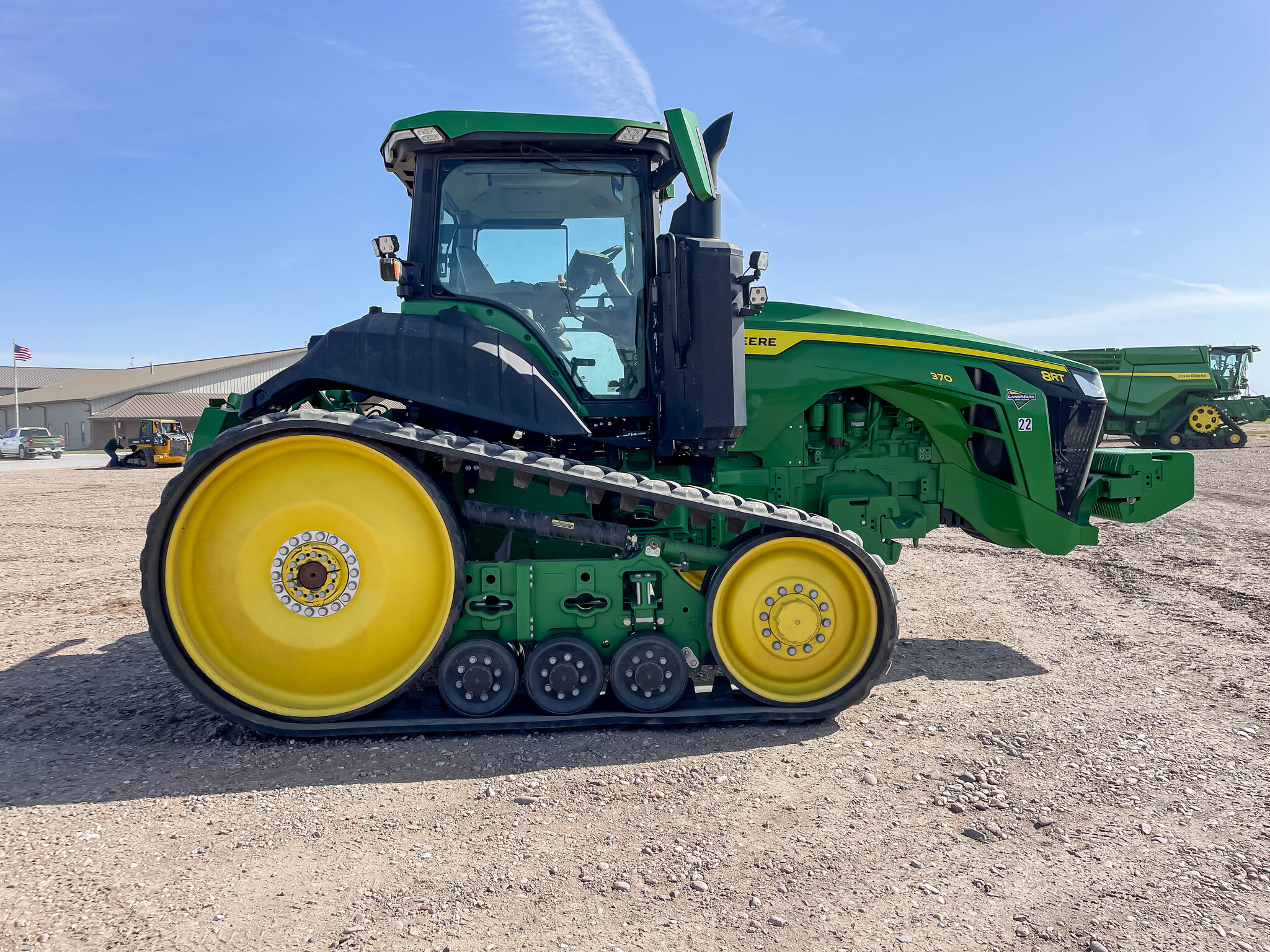  2022 John Deere 8RT 370 at LandMark in Minden, NE