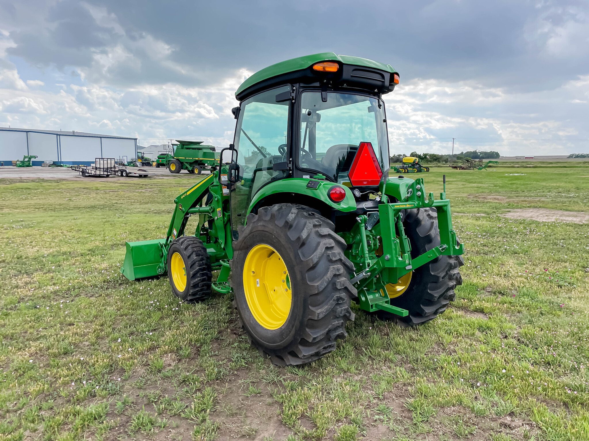  2022 John Deere 4052R at LandMark in Red Cloud, NE