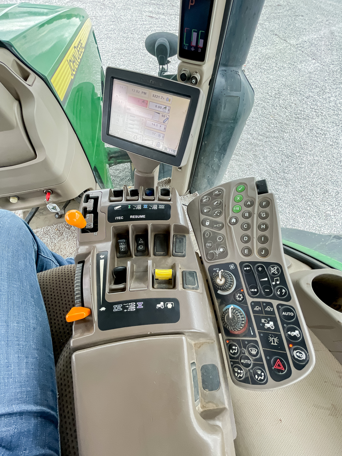  2013 John Deere 8285R at LandMark in Arapahoe, NE