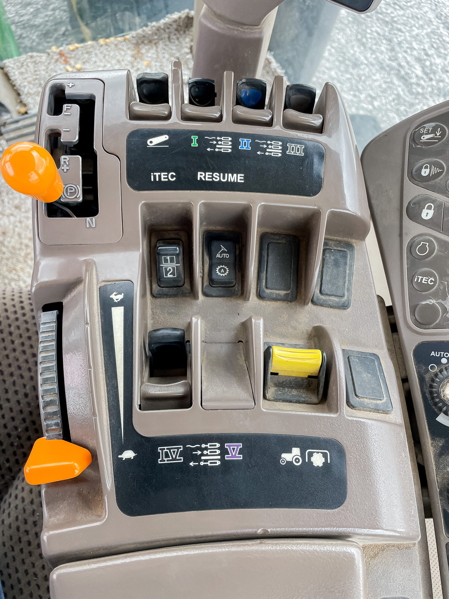  2013 John Deere 8285R at LandMark in Arapahoe, NE