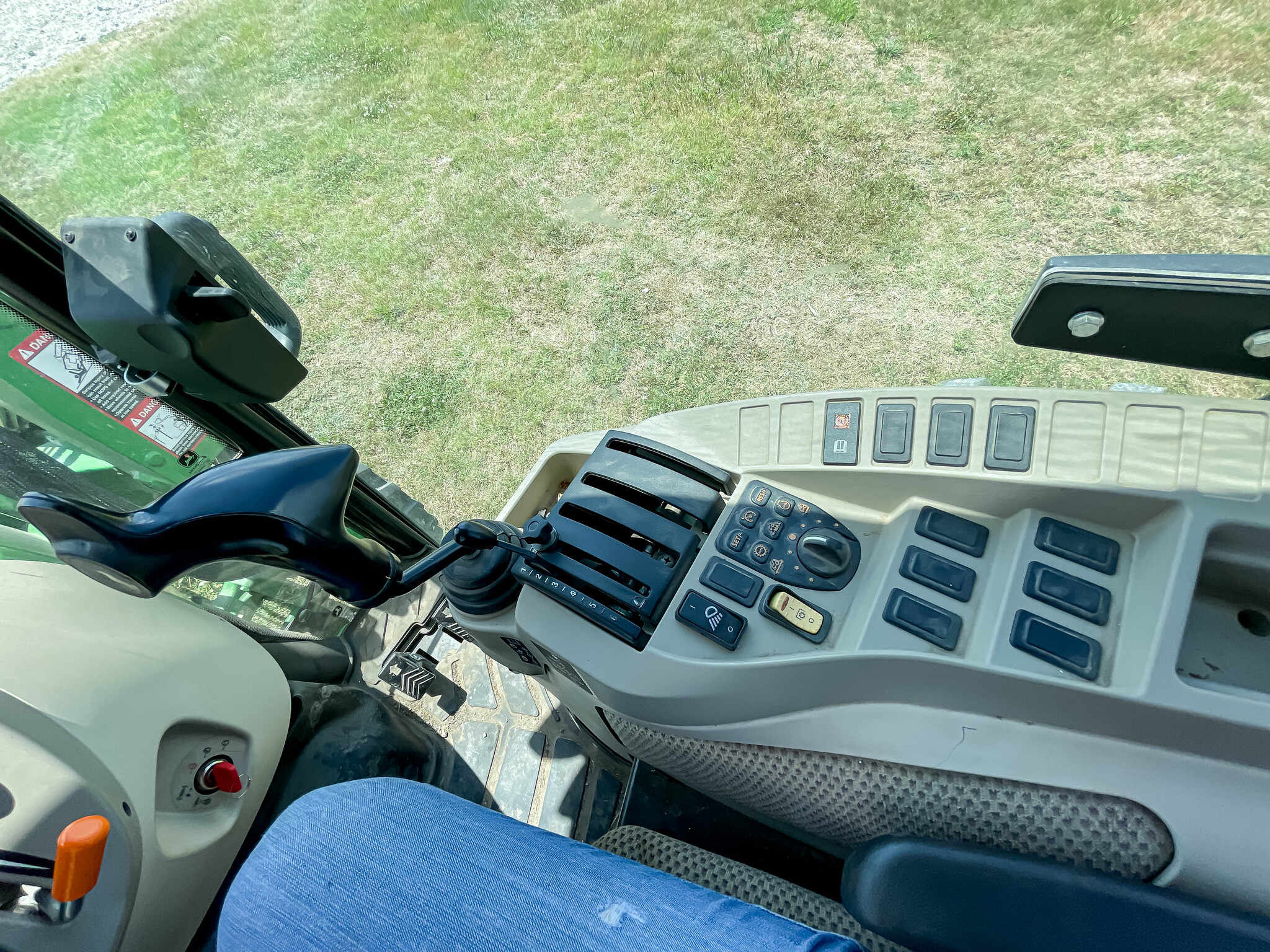  2022 John Deere 4052R at LandMark in Beatrice, NE