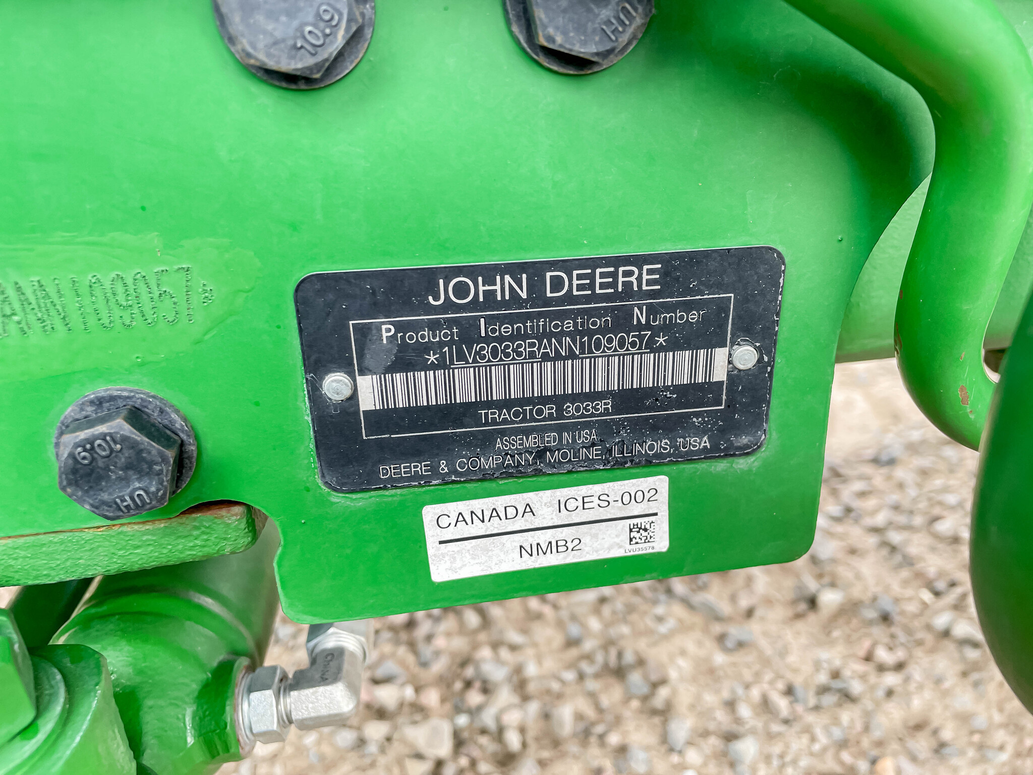  2022 John Deere 3033R at LandMark in Gothenburg, NE